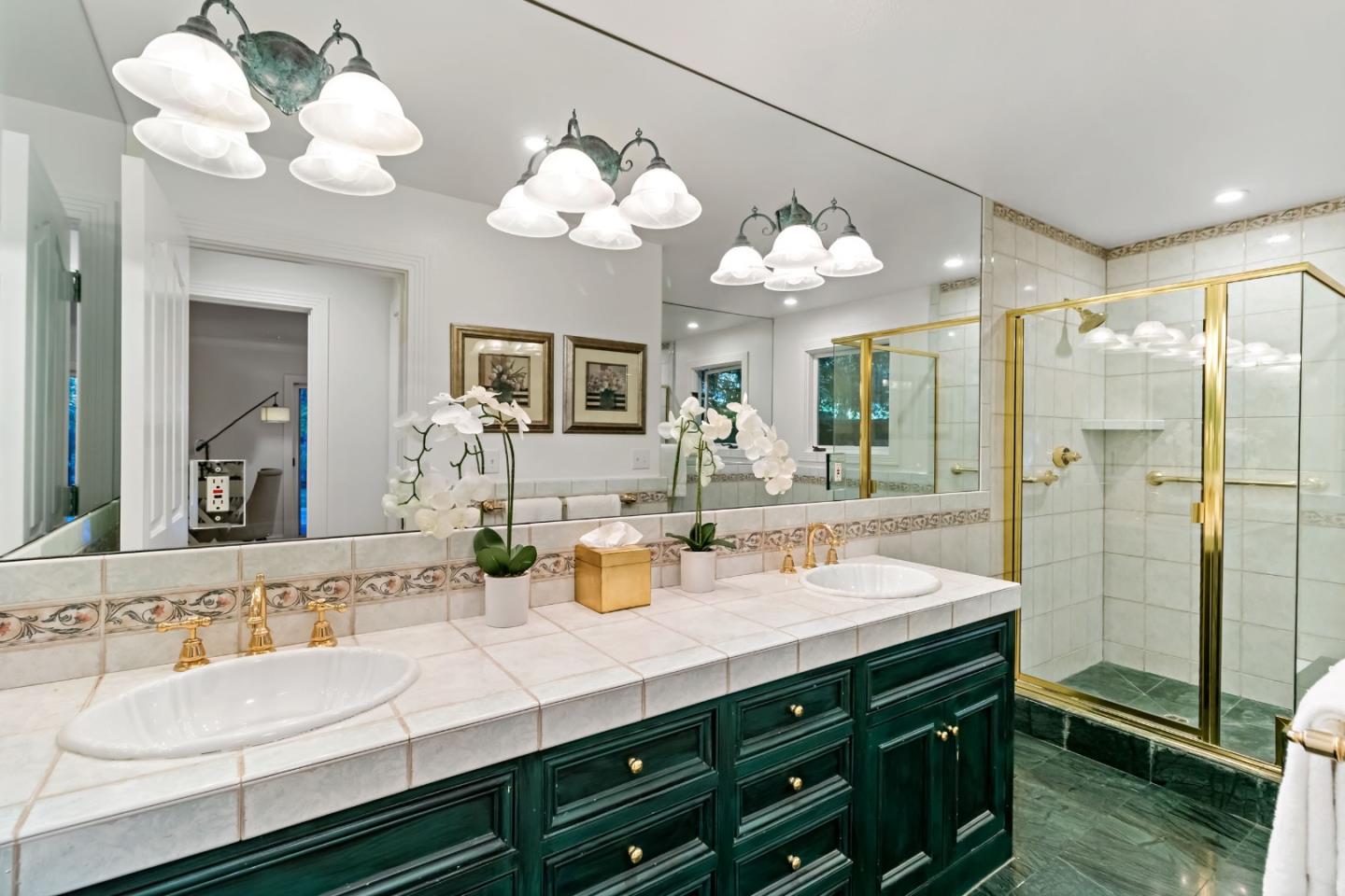 Detail Gallery Image 59 of 92 For 136 Finger Ave, Redwood City,  CA 94062 - 4 Beds | 3/1 Baths