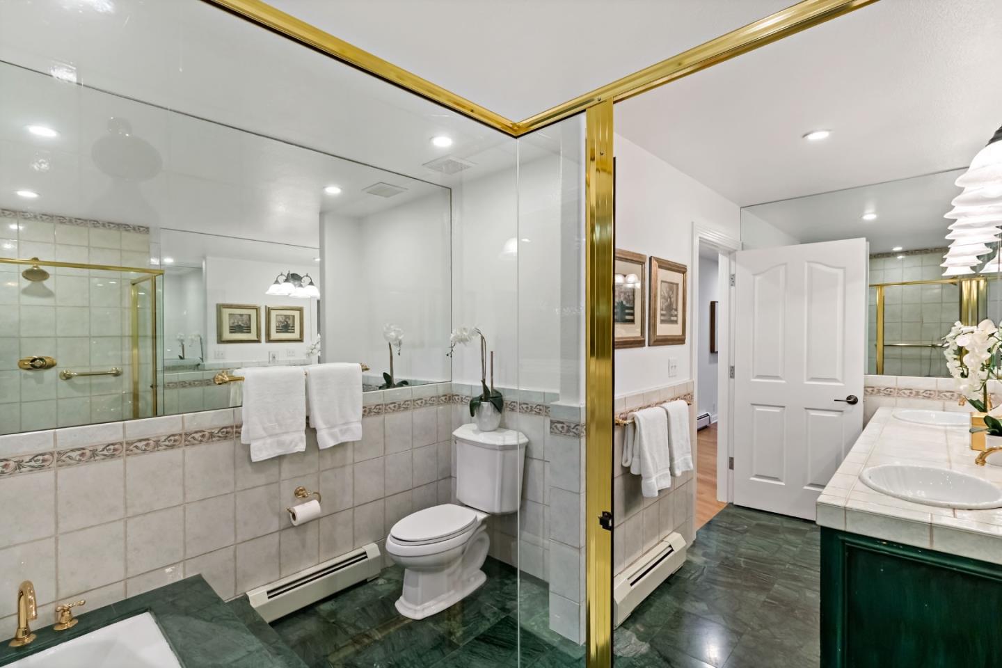 Detail Gallery Image 60 of 92 For 136 Finger Ave, Redwood City,  CA 94062 - 4 Beds | 3/1 Baths