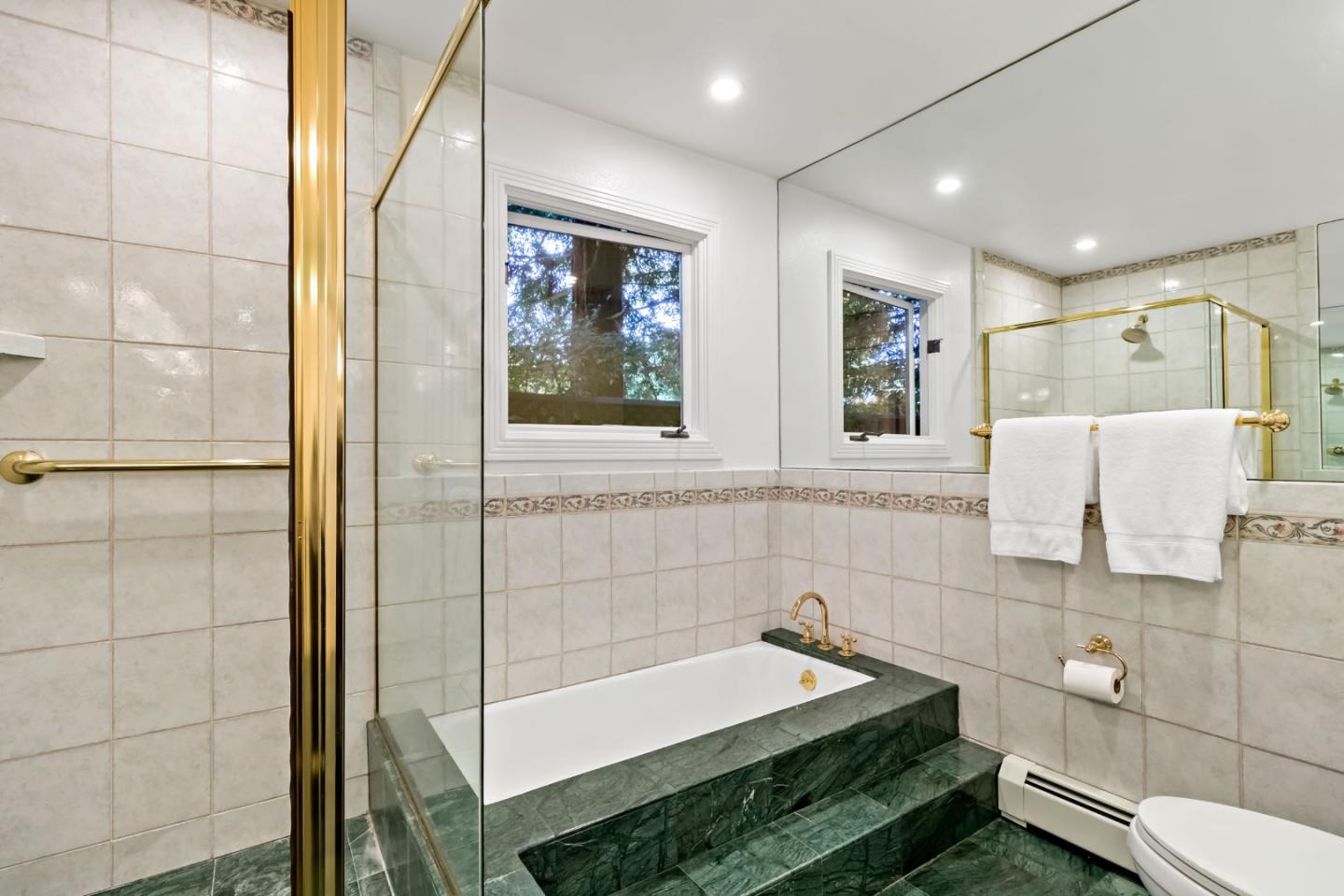 Detail Gallery Image 61 of 92 For 136 Finger Ave, Redwood City,  CA 94062 - 4 Beds | 3/1 Baths