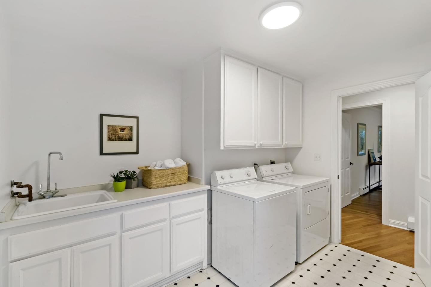 Detail Gallery Image 64 of 92 For 136 Finger Ave, Redwood City,  CA 94062 - 4 Beds | 3/1 Baths