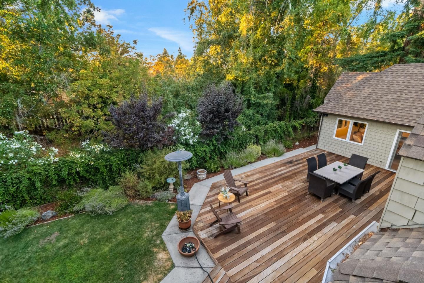 Detail Gallery Image 69 of 92 For 136 Finger Ave, Redwood City,  CA 94062 - 4 Beds | 3/1 Baths