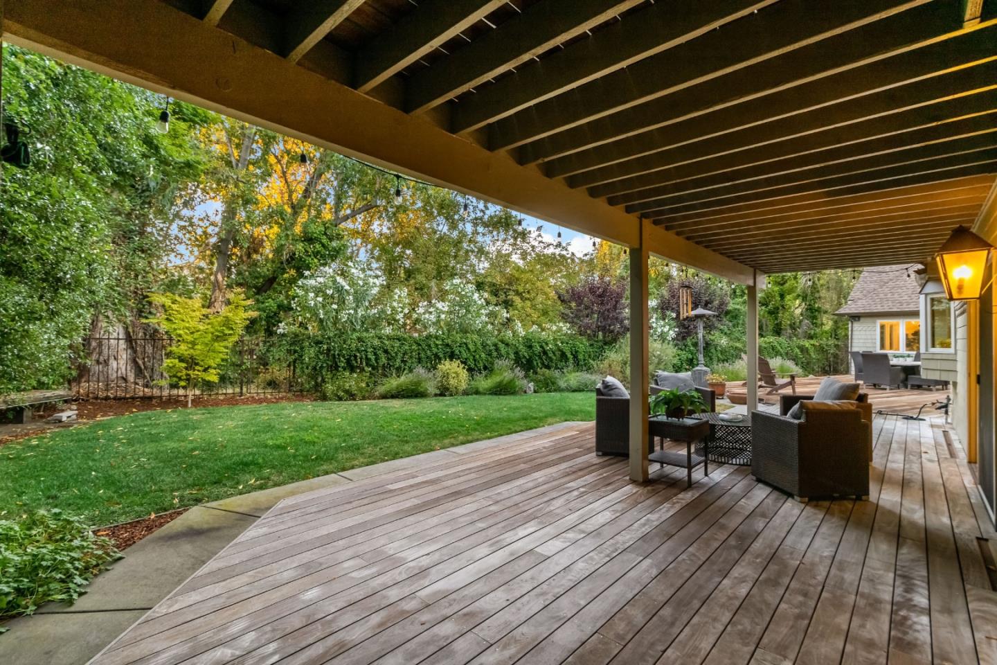 Detail Gallery Image 75 of 92 For 136 Finger Ave, Redwood City,  CA 94062 - 4 Beds | 3/1 Baths