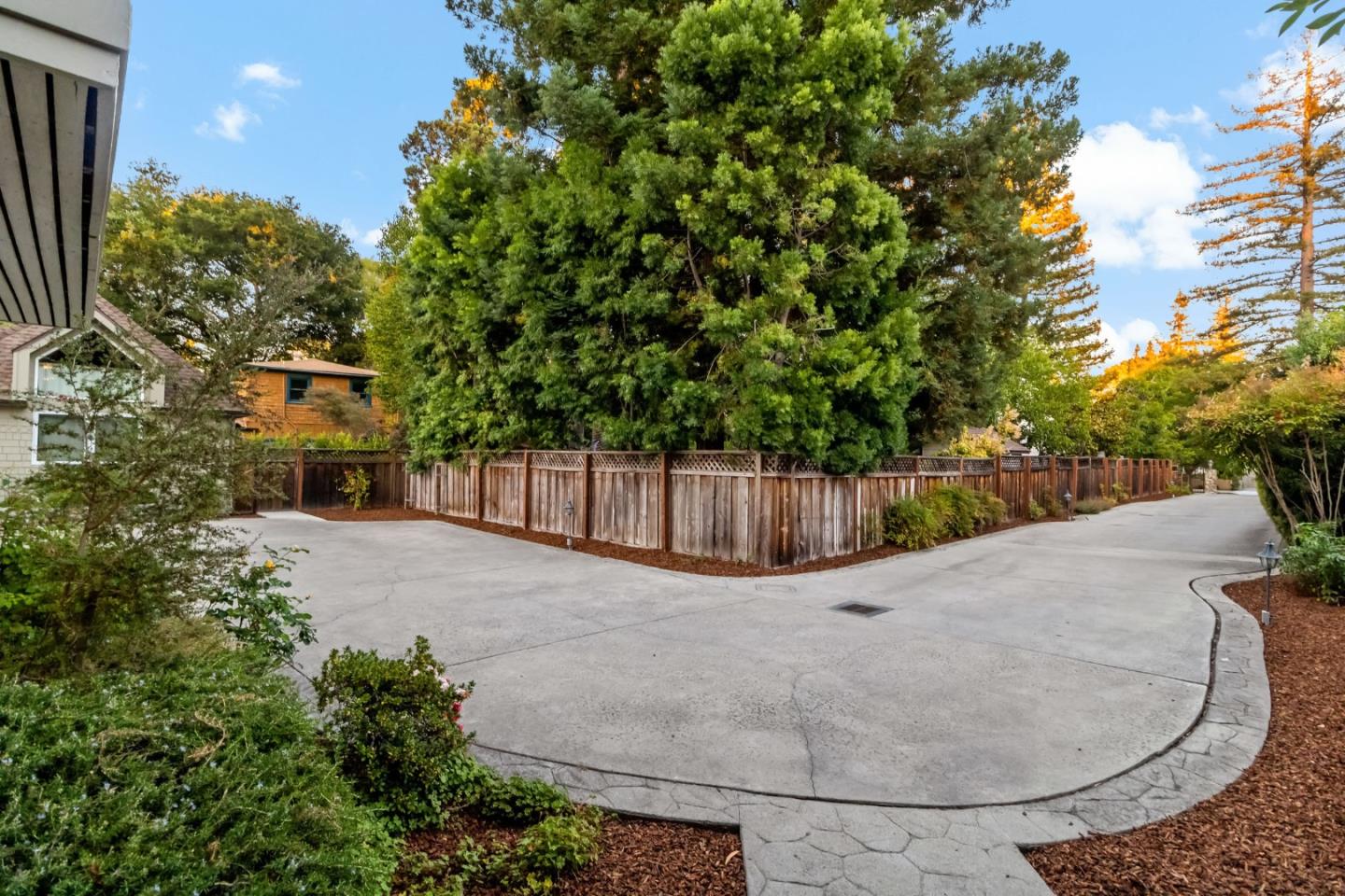 Detail Gallery Image 78 of 92 For 136 Finger Ave, Redwood City,  CA 94062 - 4 Beds | 3/1 Baths