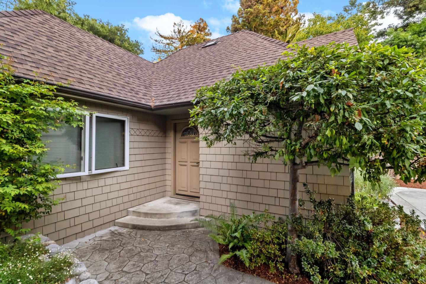 Detail Gallery Image 80 of 92 For 136 Finger Ave, Redwood City,  CA 94062 - 4 Beds | 3/1 Baths