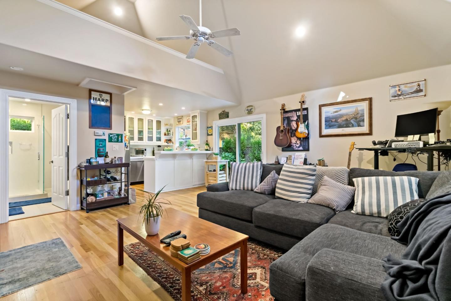 Detail Gallery Image 81 of 92 For 136 Finger Ave, Redwood City,  CA 94062 - 4 Beds | 3/1 Baths
