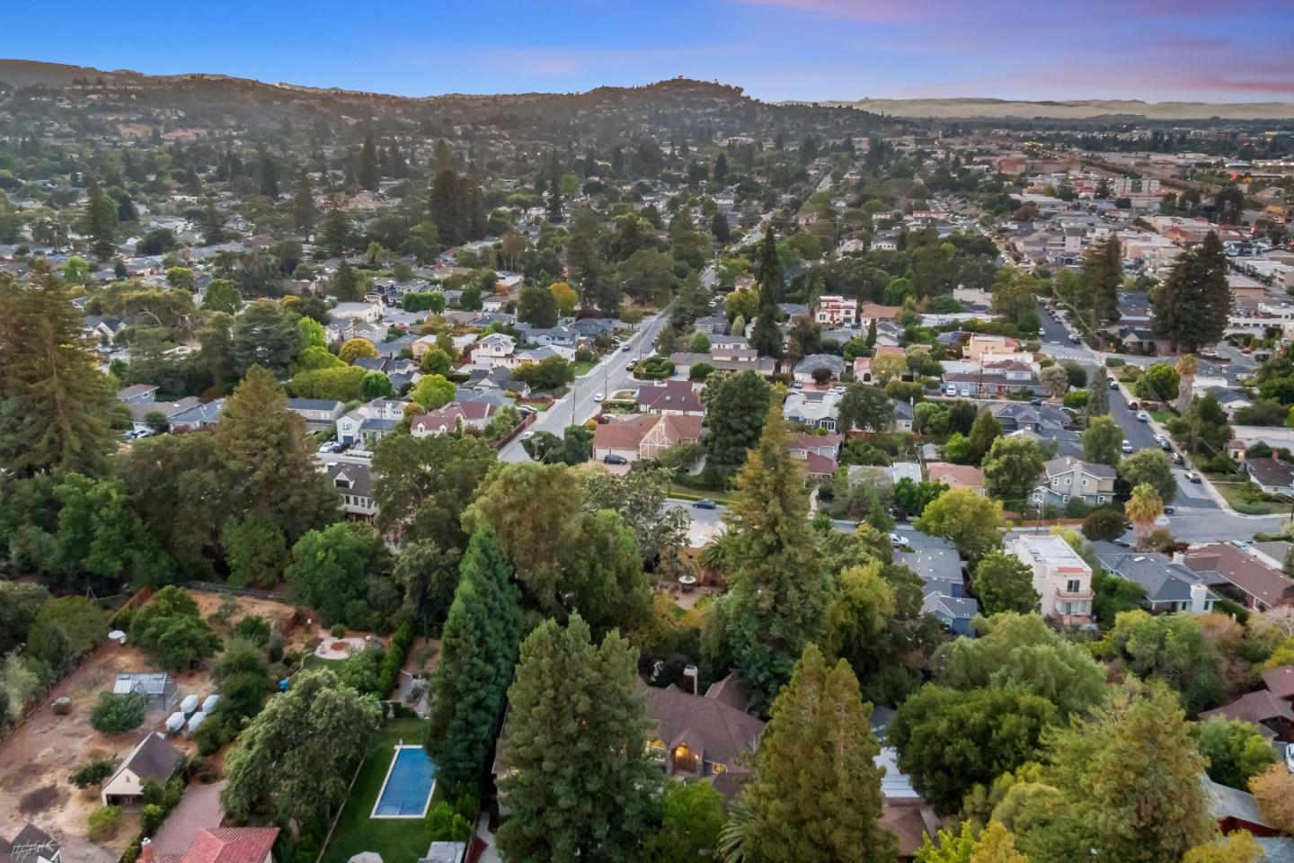 Detail Gallery Image 89 of 92 For 136 Finger Ave, Redwood City,  CA 94062 - 4 Beds | 3/1 Baths