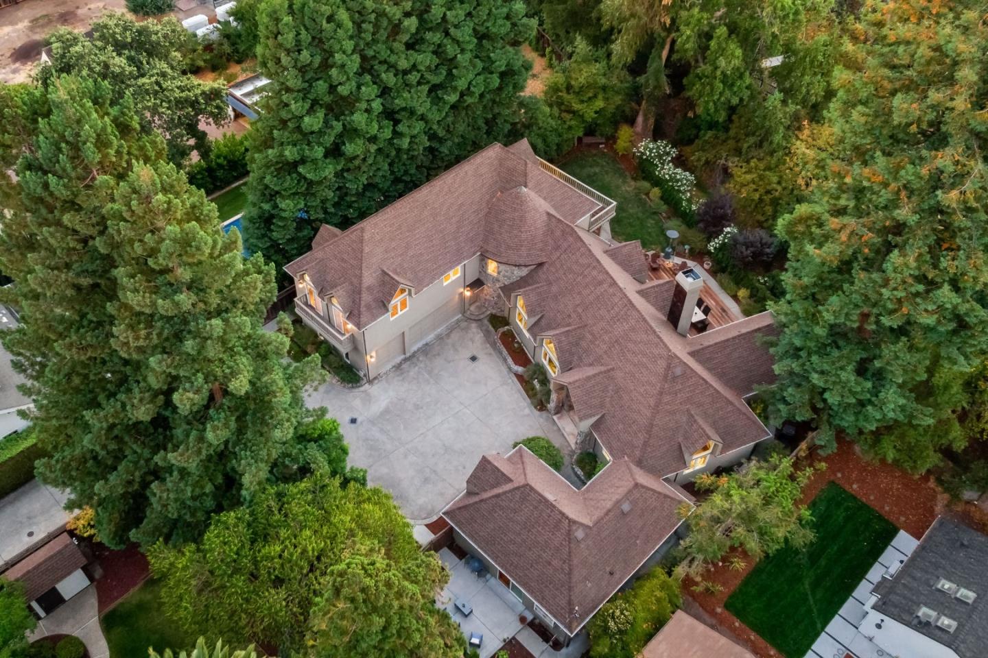 Detail Gallery Image 9 of 92 For 136 Finger Ave, Redwood City,  CA 94062 - 4 Beds | 3/1 Baths