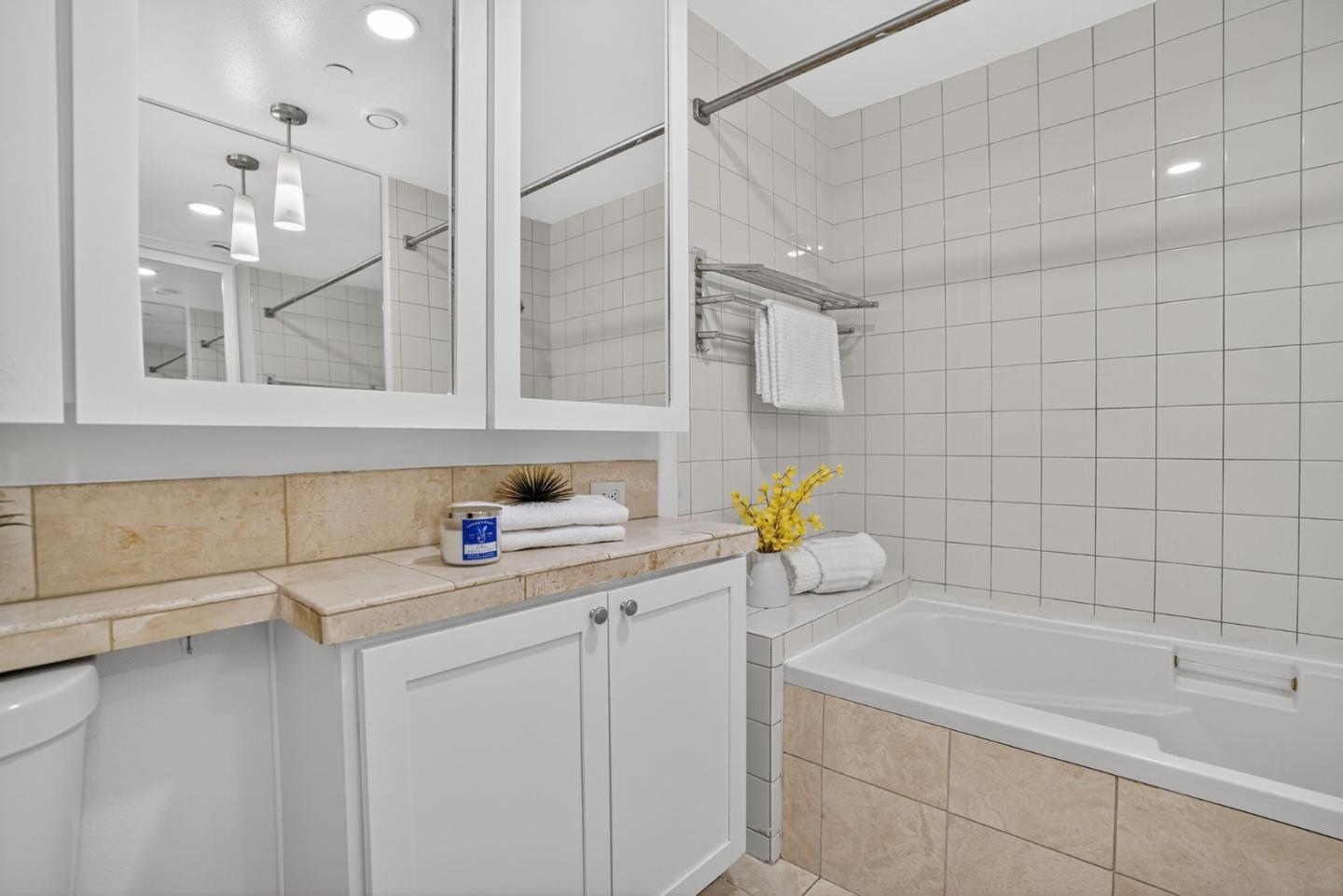 Detail Gallery Image 13 of 40 For 236 Grayson Ter, San Jose,  CA 95126 - 4 Beds | 2/1 Baths