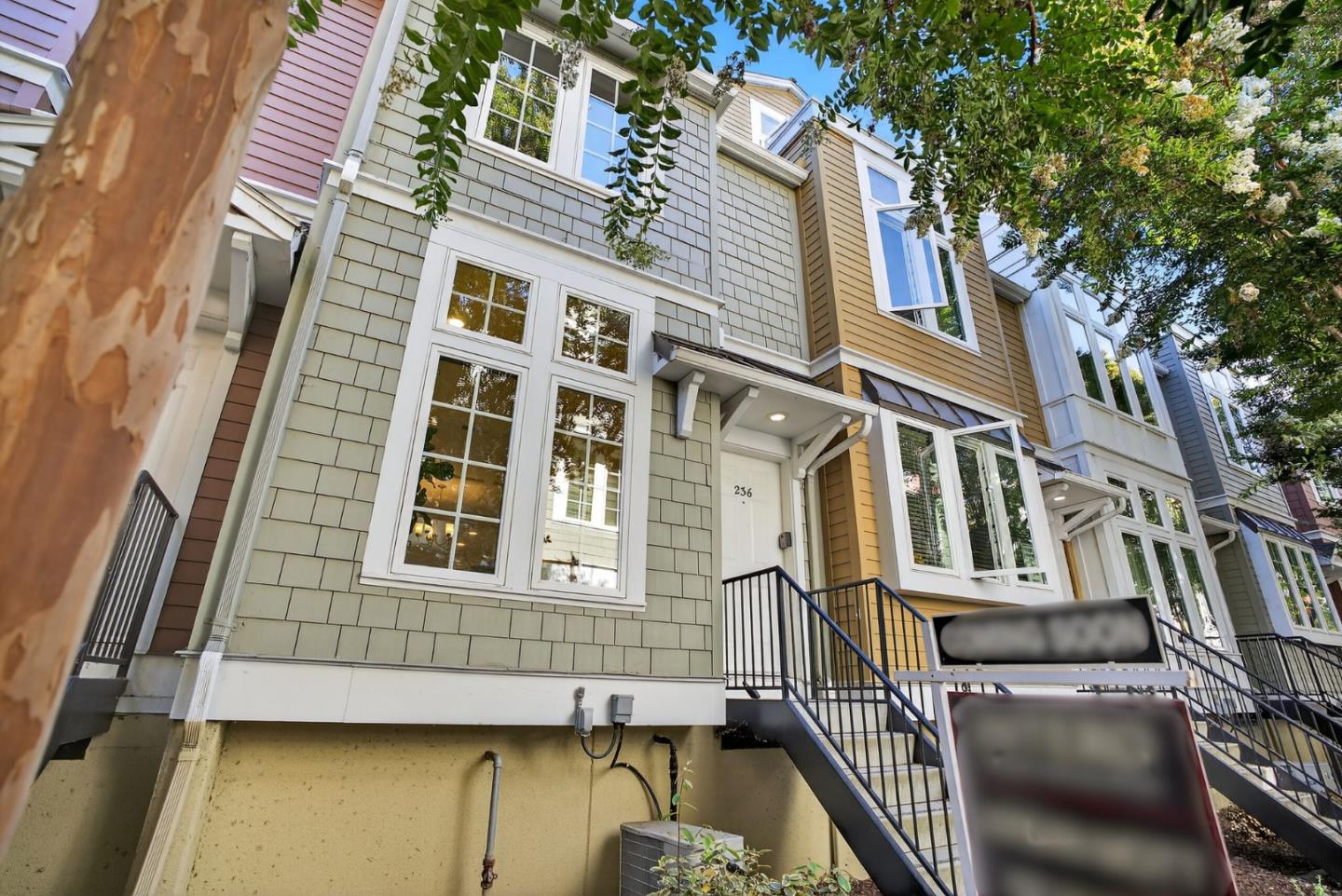 Detail Gallery Image 24 of 40 For 236 Grayson Ter, San Jose,  CA 95126 - 4 Beds | 2/1 Baths