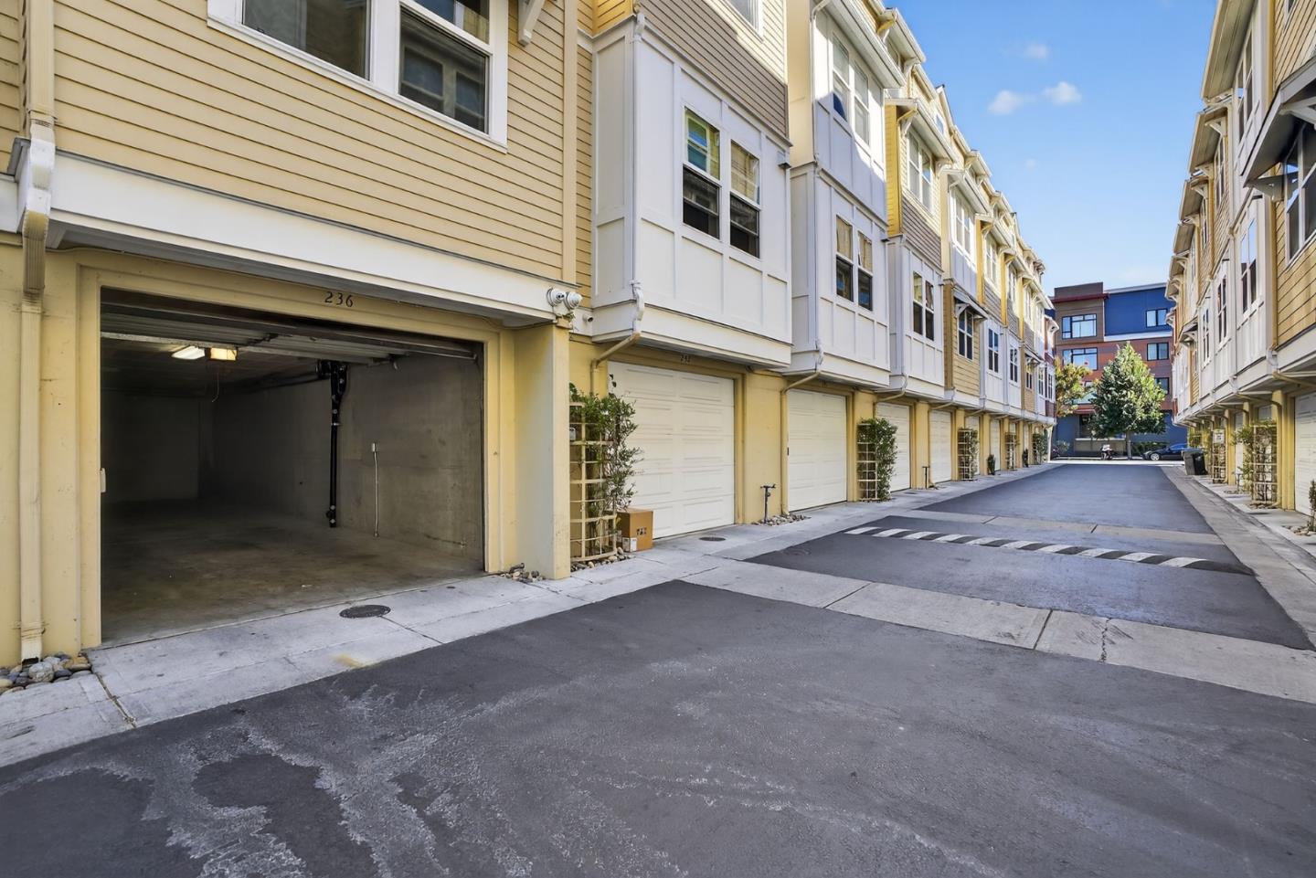 Detail Gallery Image 28 of 40 For 236 Grayson Ter, San Jose,  CA 95126 - 4 Beds | 2/1 Baths