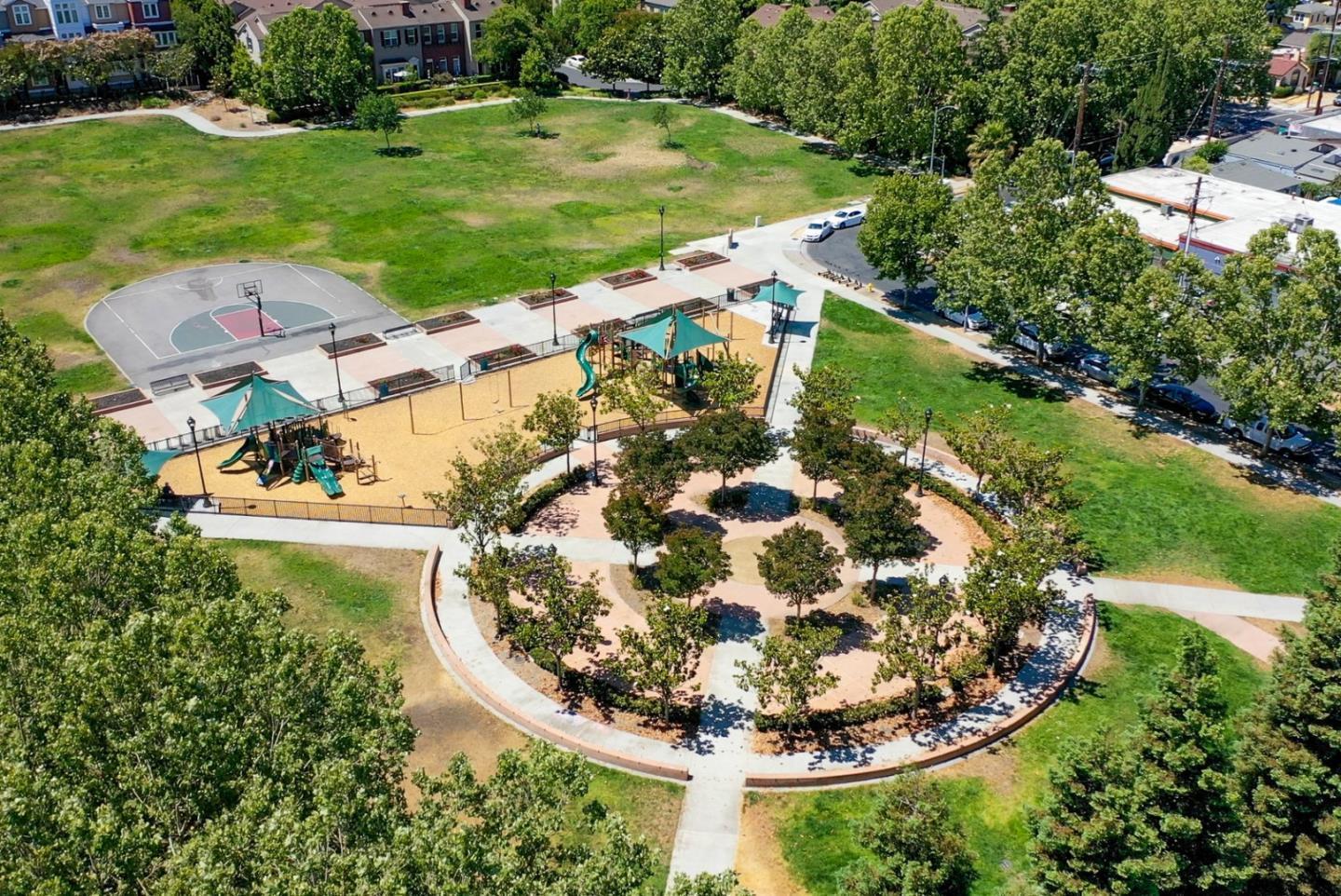 Detail Gallery Image 32 of 40 For 236 Grayson Ter, San Jose,  CA 95126 - 4 Beds | 2/1 Baths