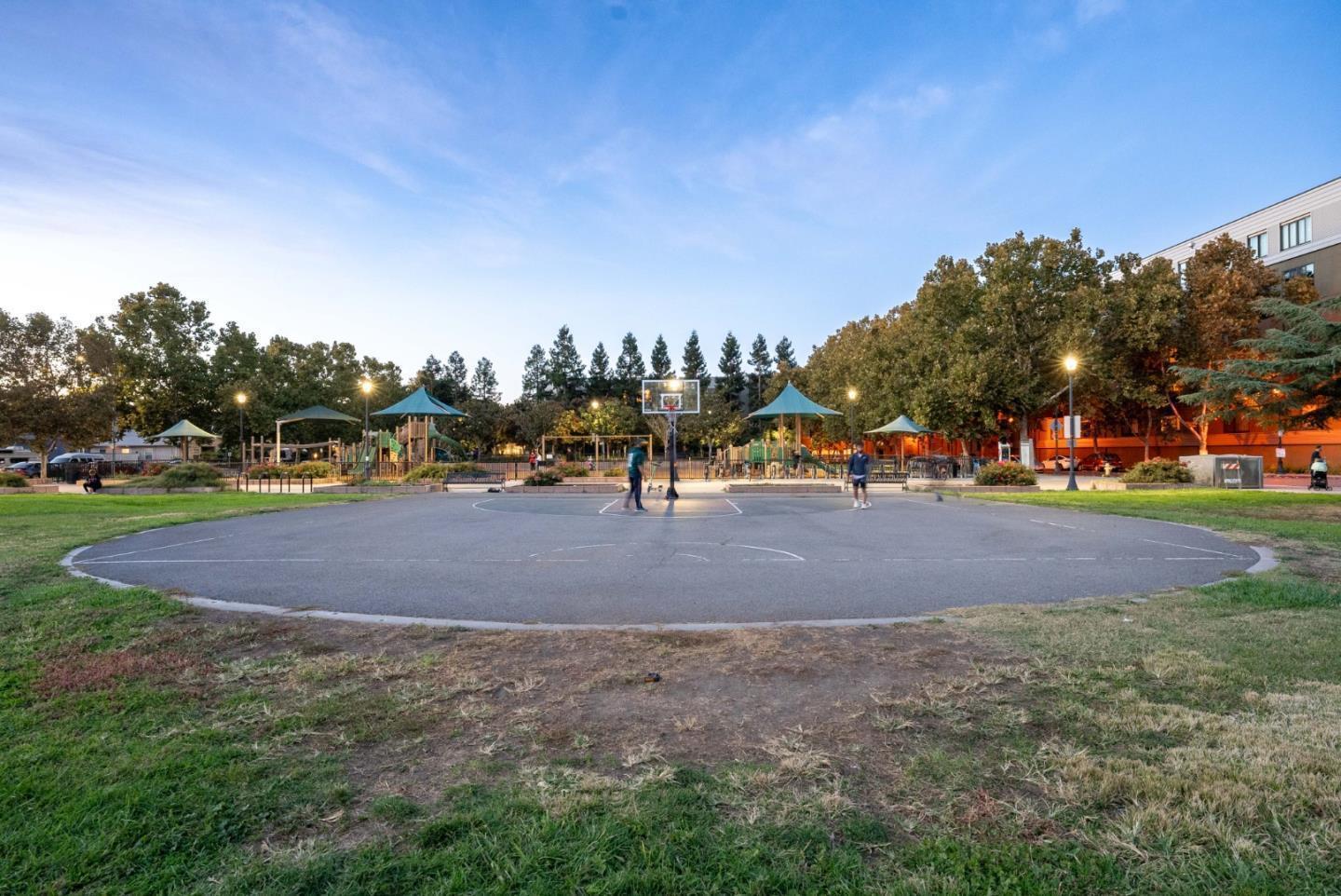 Detail Gallery Image 33 of 40 For 236 Grayson Ter, San Jose,  CA 95126 - 4 Beds | 2/1 Baths
