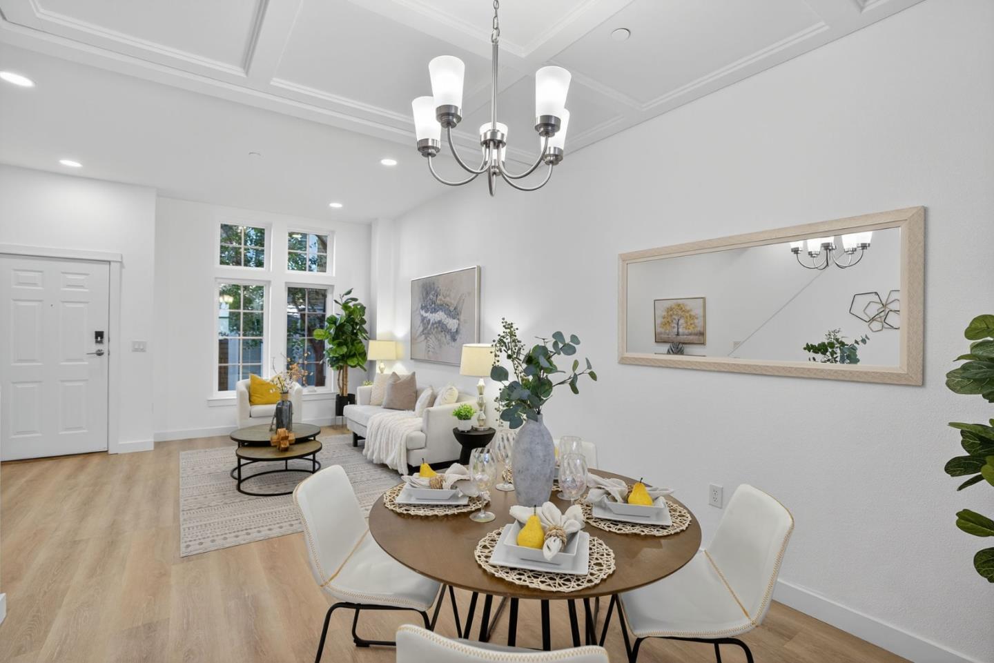 Detail Gallery Image 4 of 40 For 236 Grayson Ter, San Jose,  CA 95126 - 4 Beds | 2/1 Baths