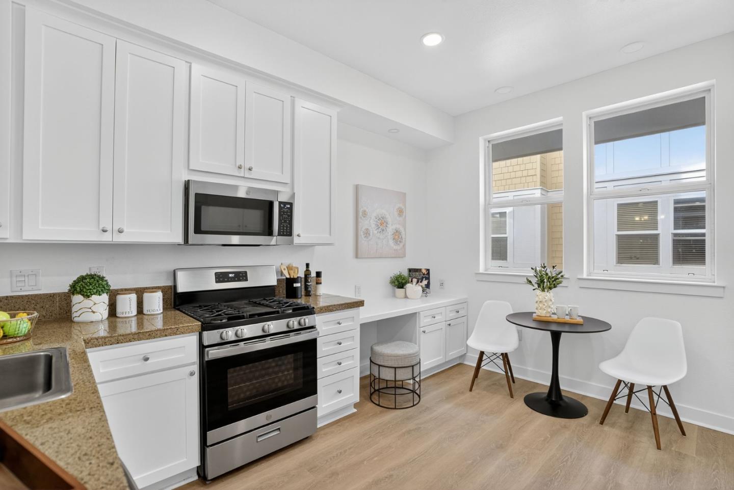 Detail Gallery Image 6 of 40 For 236 Grayson Ter, San Jose,  CA 95126 - 4 Beds | 2/1 Baths