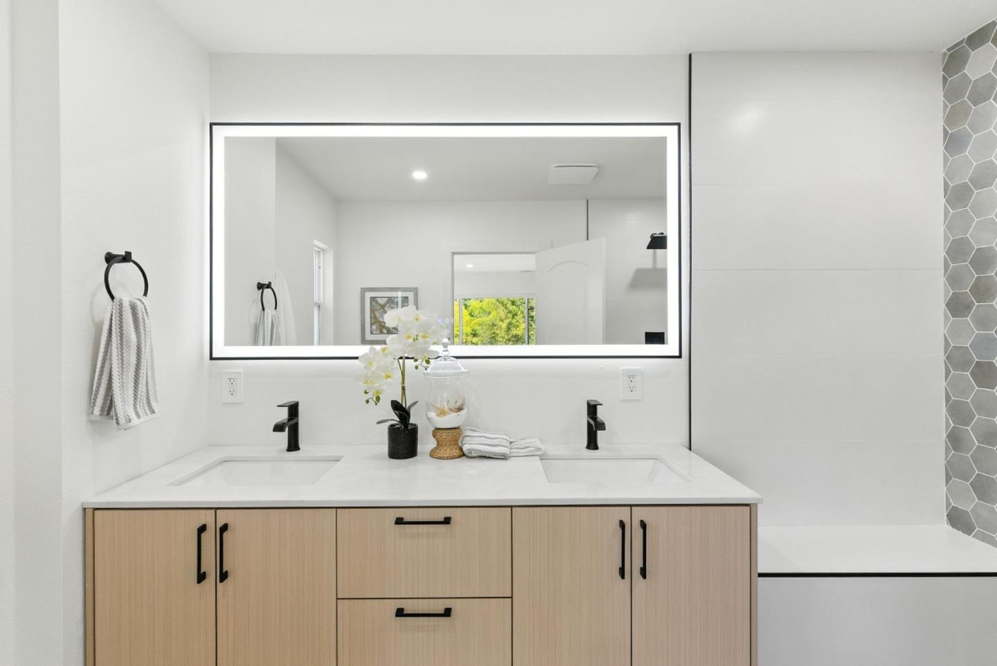 Detail Gallery Image 16 of 32 For 731 Valota Rd, Redwood City,  CA 94061 - 4 Beds | 3 Baths