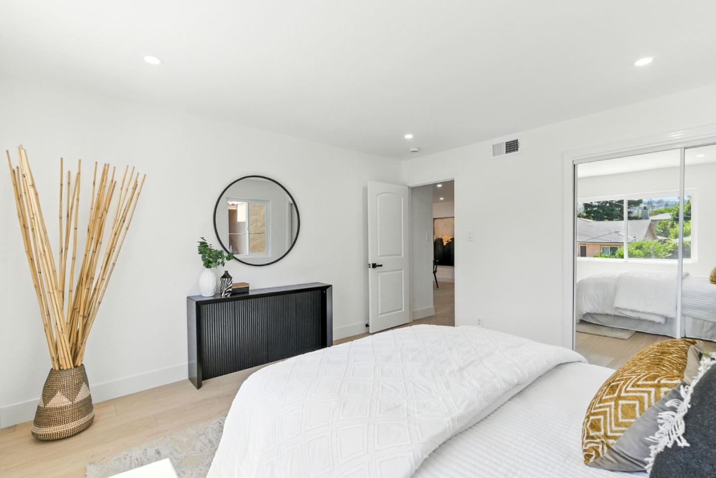 Detail Gallery Image 19 of 32 For 731 Valota Rd, Redwood City,  CA 94061 - 4 Beds | 3 Baths