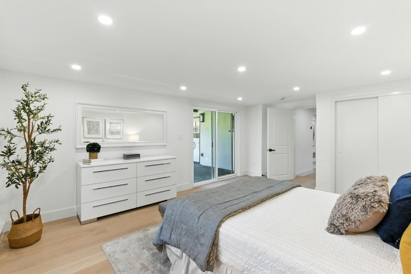 Detail Gallery Image 26 of 32 For 731 Valota Rd, Redwood City,  CA 94061 - 4 Beds | 3 Baths