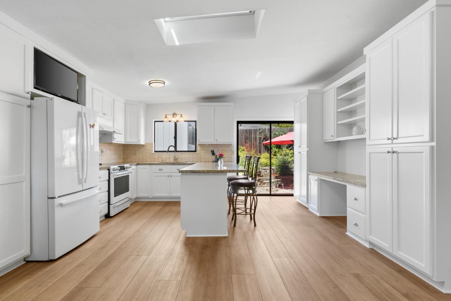 Detail Gallery Image 12 of 54 For 1881 Cox Rd, Aptos,  CA 95003 - 3 Beds | 2 Baths