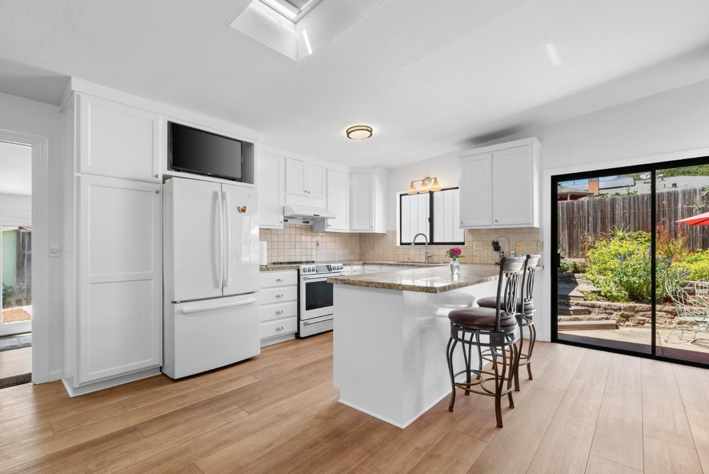 Detail Gallery Image 13 of 54 For 1881 Cox Rd, Aptos,  CA 95003 - 3 Beds | 2 Baths