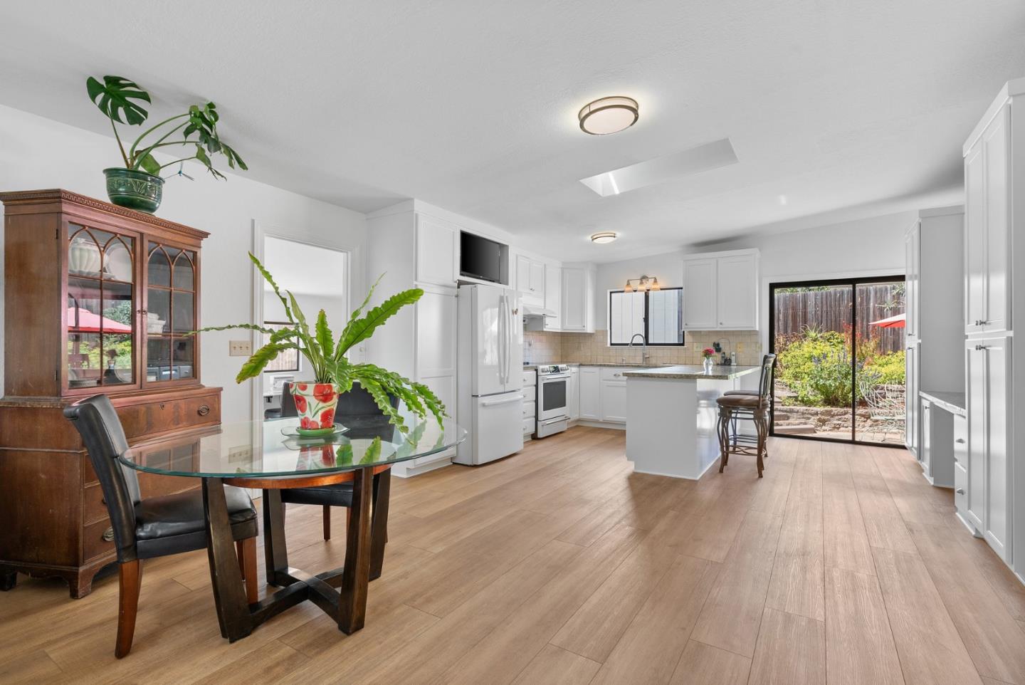 Detail Gallery Image 9 of 54 For 1881 Cox Rd, Aptos,  CA 95003 - 3 Beds | 2 Baths