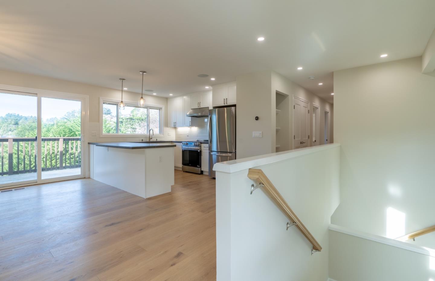 Detail Gallery Image 16 of 33 For 29 Barton Pl, Pacifica,  CA 94044 - 5 Beds | 3 Baths
