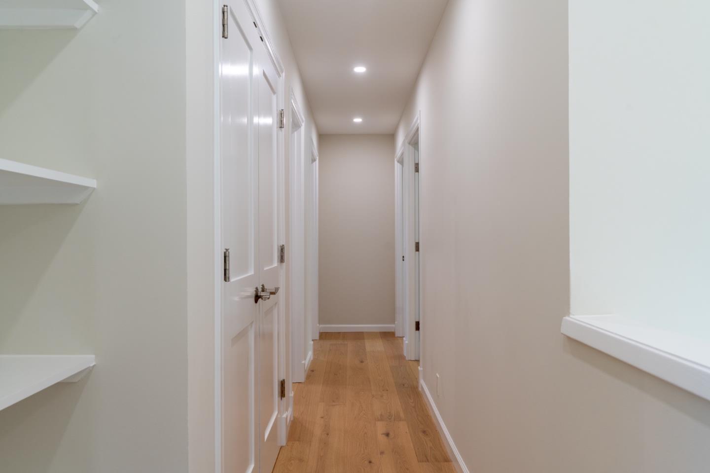 Detail Gallery Image 17 of 33 For 29 Barton Pl, Pacifica,  CA 94044 - 5 Beds | 3 Baths