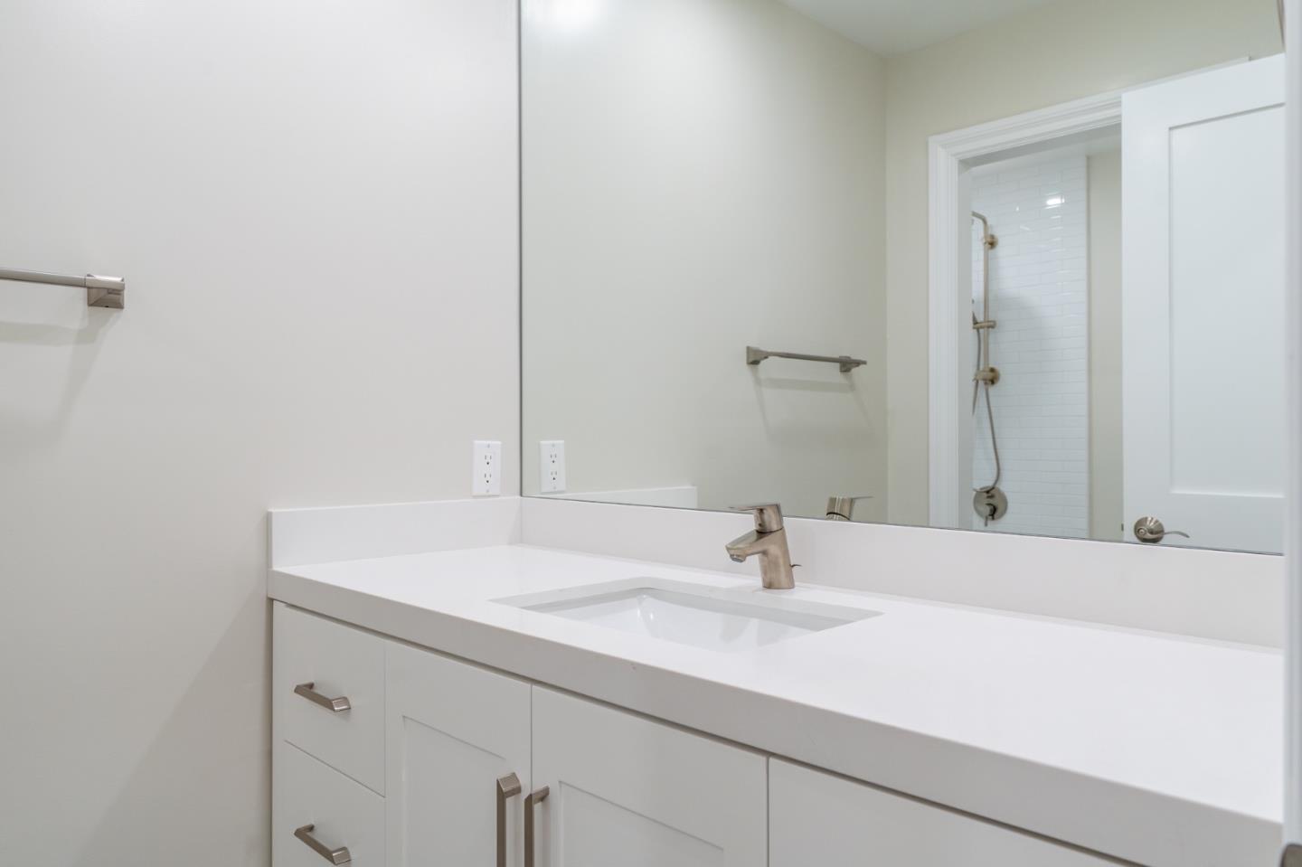 Detail Gallery Image 18 of 33 For 29 Barton Pl, Pacifica,  CA 94044 - 5 Beds | 3 Baths