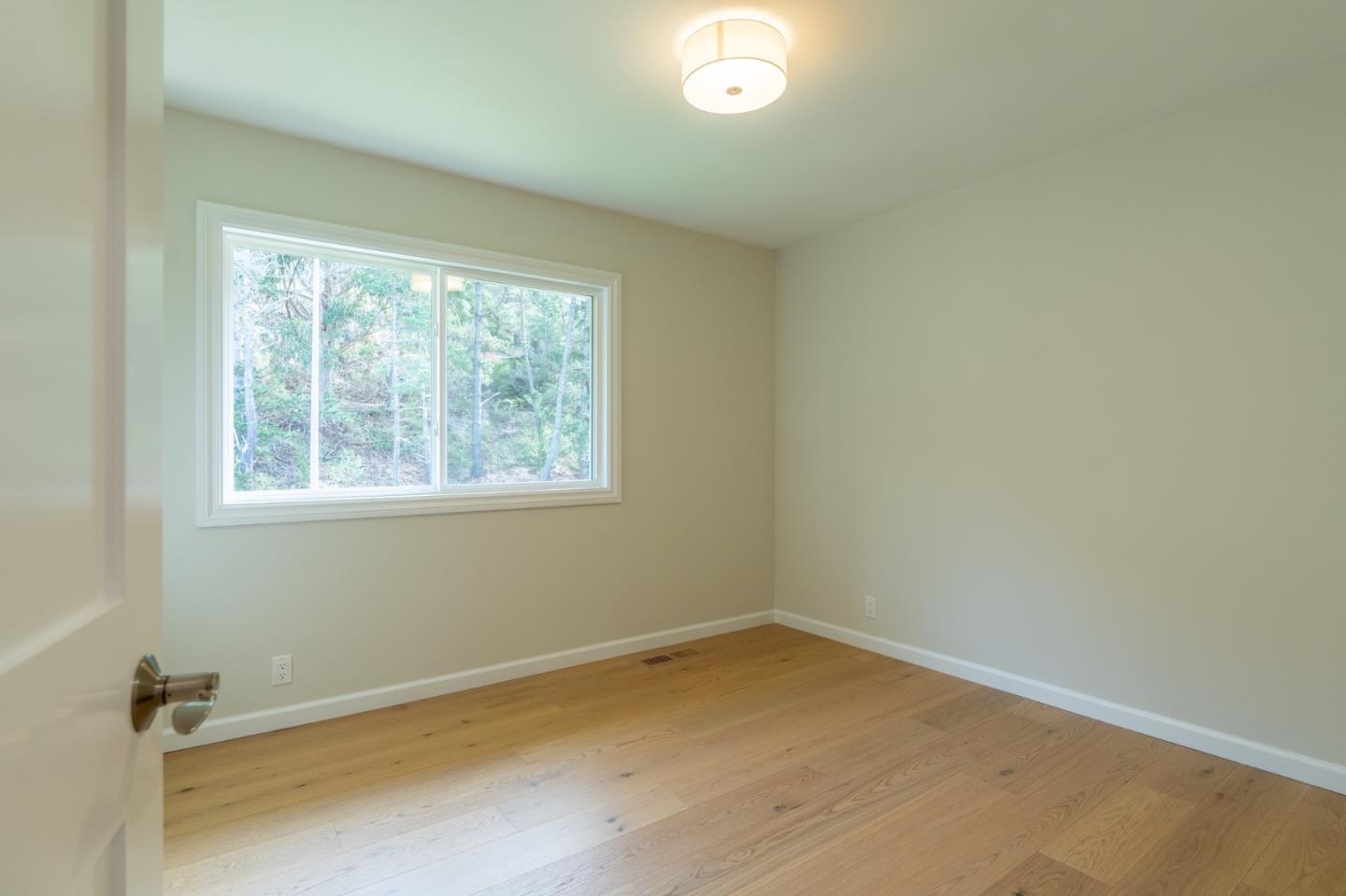 Detail Gallery Image 20 of 33 For 29 Barton Pl, Pacifica,  CA 94044 - 5 Beds | 3 Baths