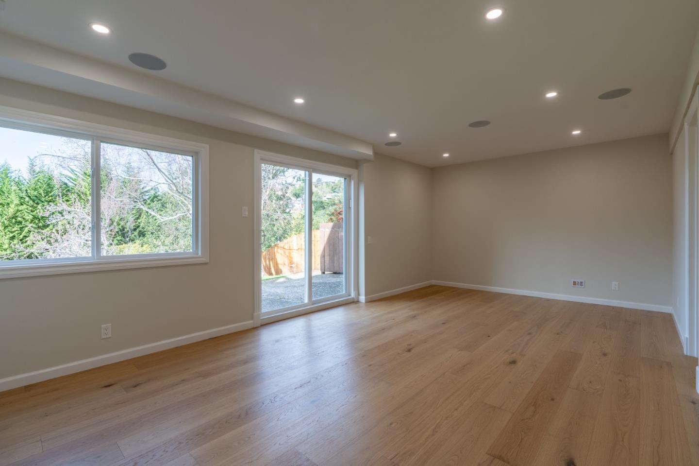 Detail Gallery Image 24 of 33 For 29 Barton Pl, Pacifica,  CA 94044 - 5 Beds | 3 Baths
