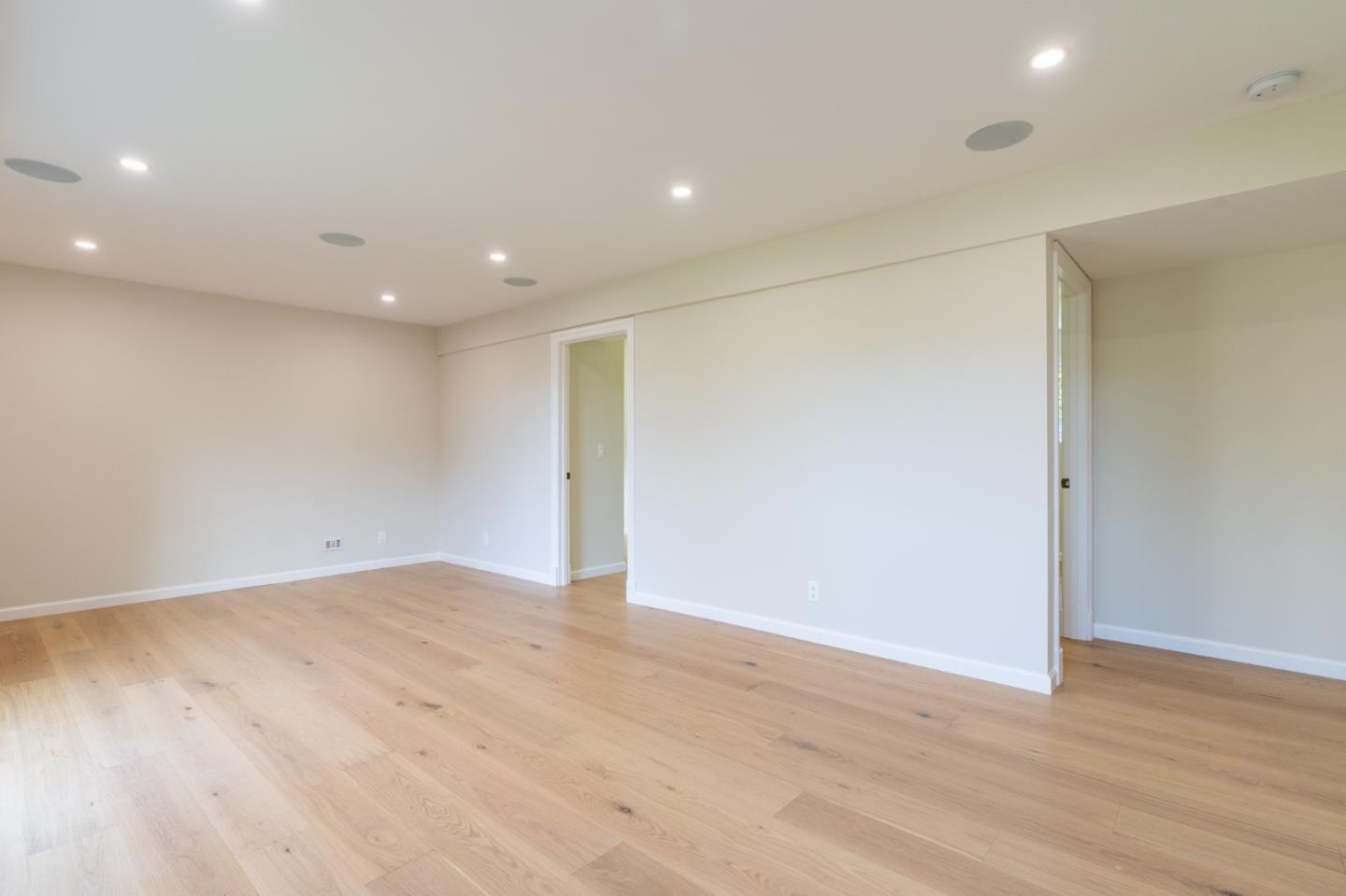 Detail Gallery Image 25 of 33 For 29 Barton Pl, Pacifica,  CA 94044 - 5 Beds | 3 Baths