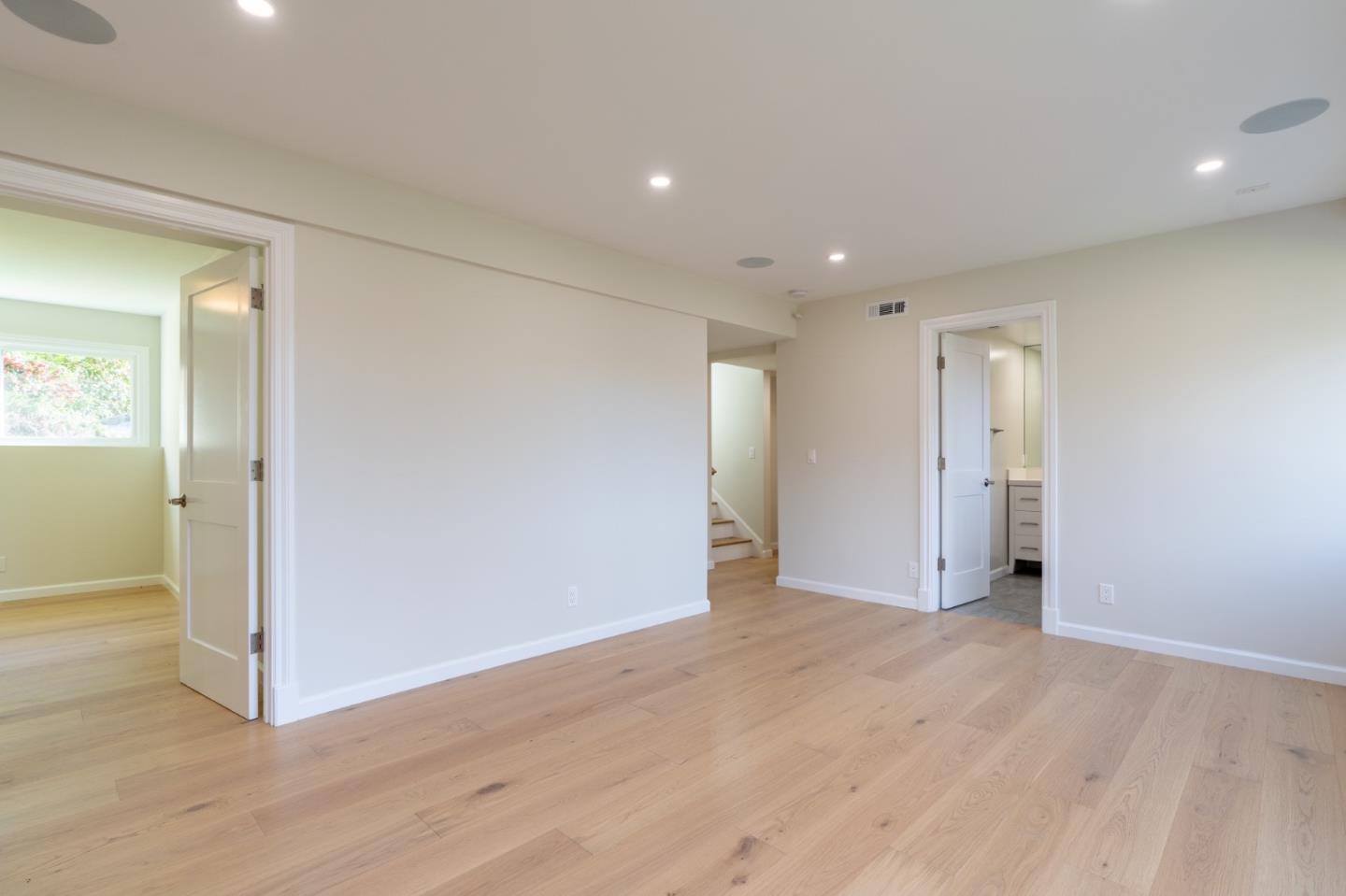 Detail Gallery Image 26 of 33 For 29 Barton Pl, Pacifica,  CA 94044 - 5 Beds | 3 Baths