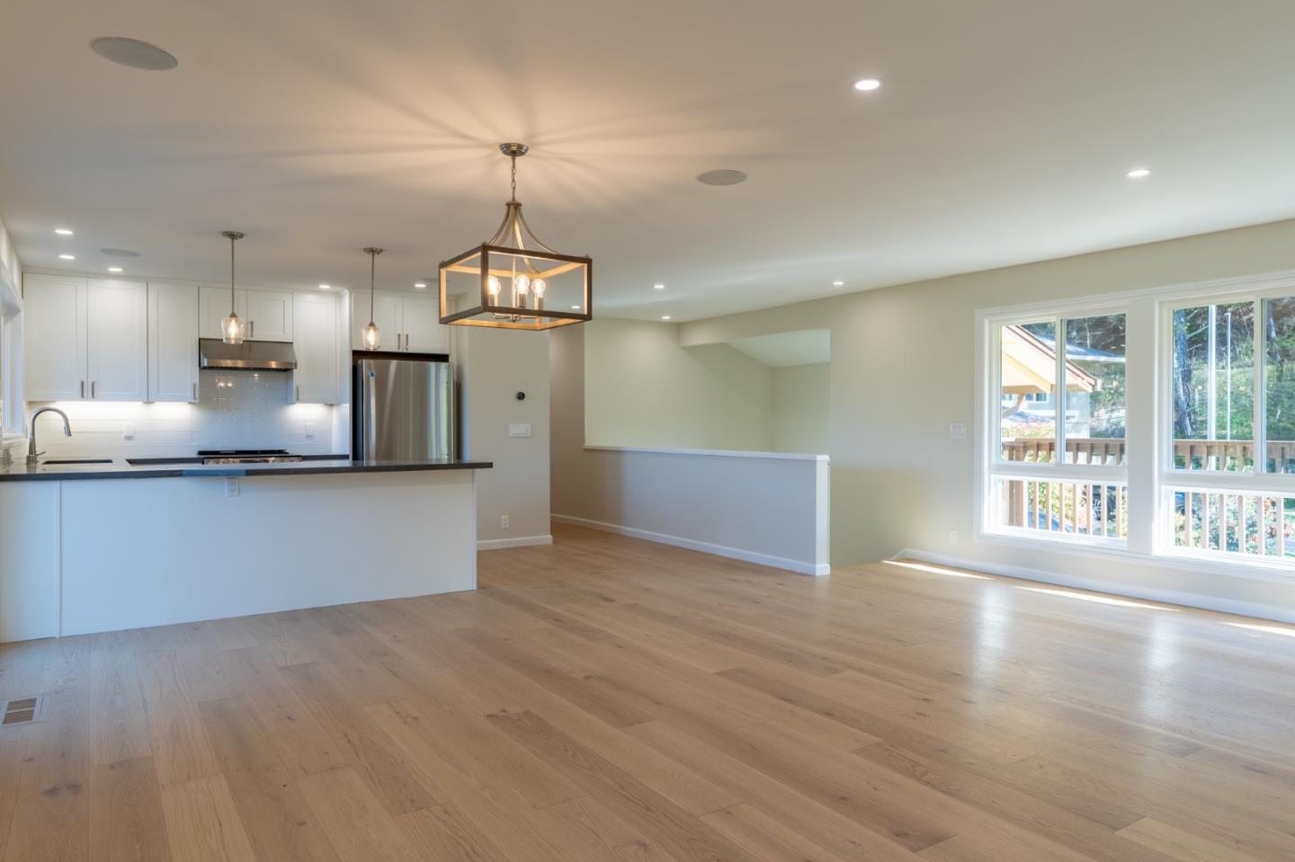 Detail Gallery Image 7 of 33 For 29 Barton Pl, Pacifica,  CA 94044 - 5 Beds | 3 Baths