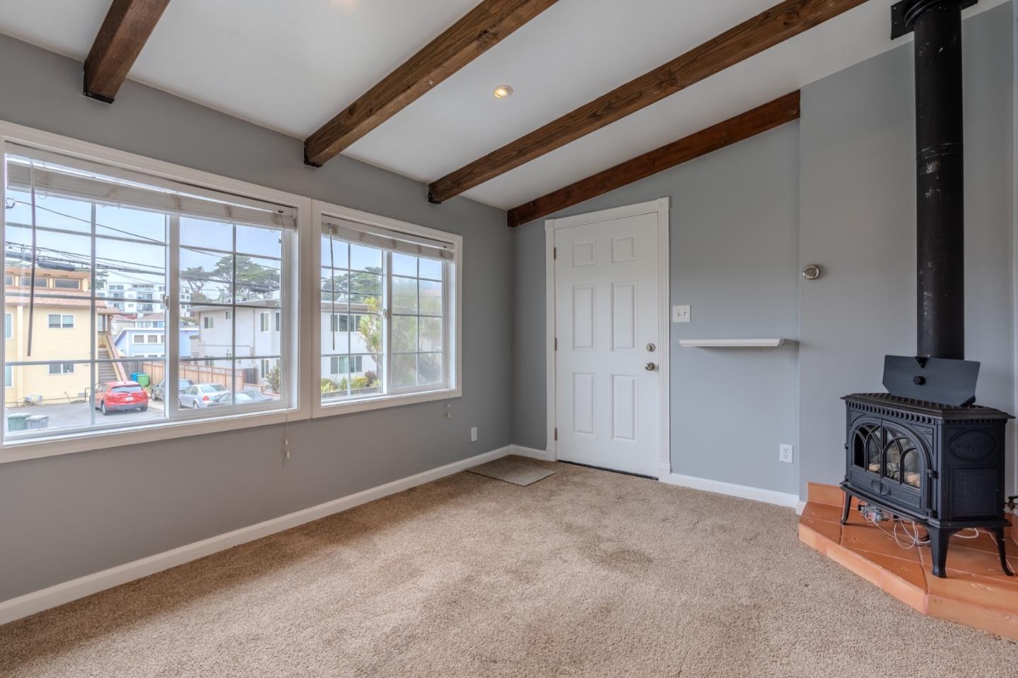 Detail Gallery Image 5 of 5 For 102 Brighton Rd #3,  Pacifica,  CA 94044 - 1 Beds | 1 Baths