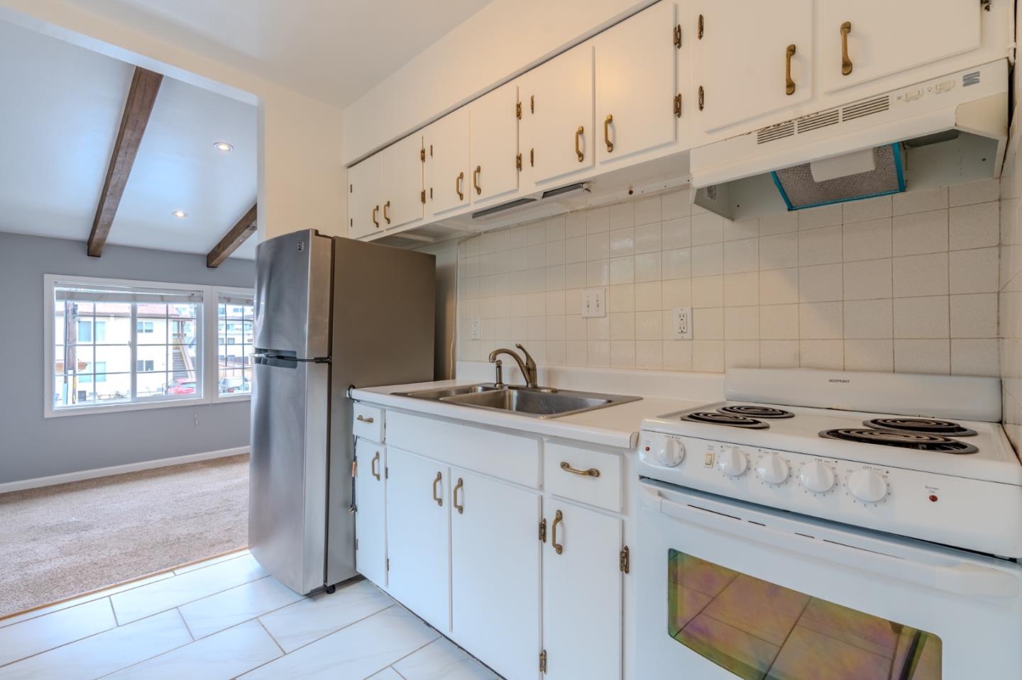 Detail Gallery Image 7 of 10 For 102 Brighton Rd #3,  Pacifica,  CA 94044 - 1 Beds | 1 Baths