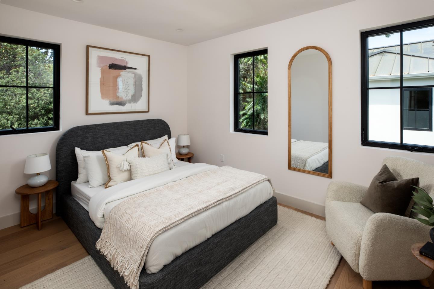 Detail Gallery Image 13 of 27 For 811 Bay Rd, Menlo Park,  CA 94025 - 4 Beds | 3 Baths