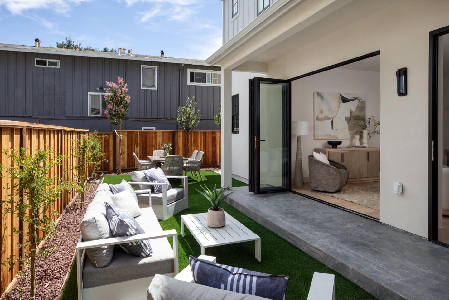 Detail Gallery Image 26 of 27 For 811 Bay Rd, Menlo Park,  CA 94025 - 4 Beds | 3 Baths