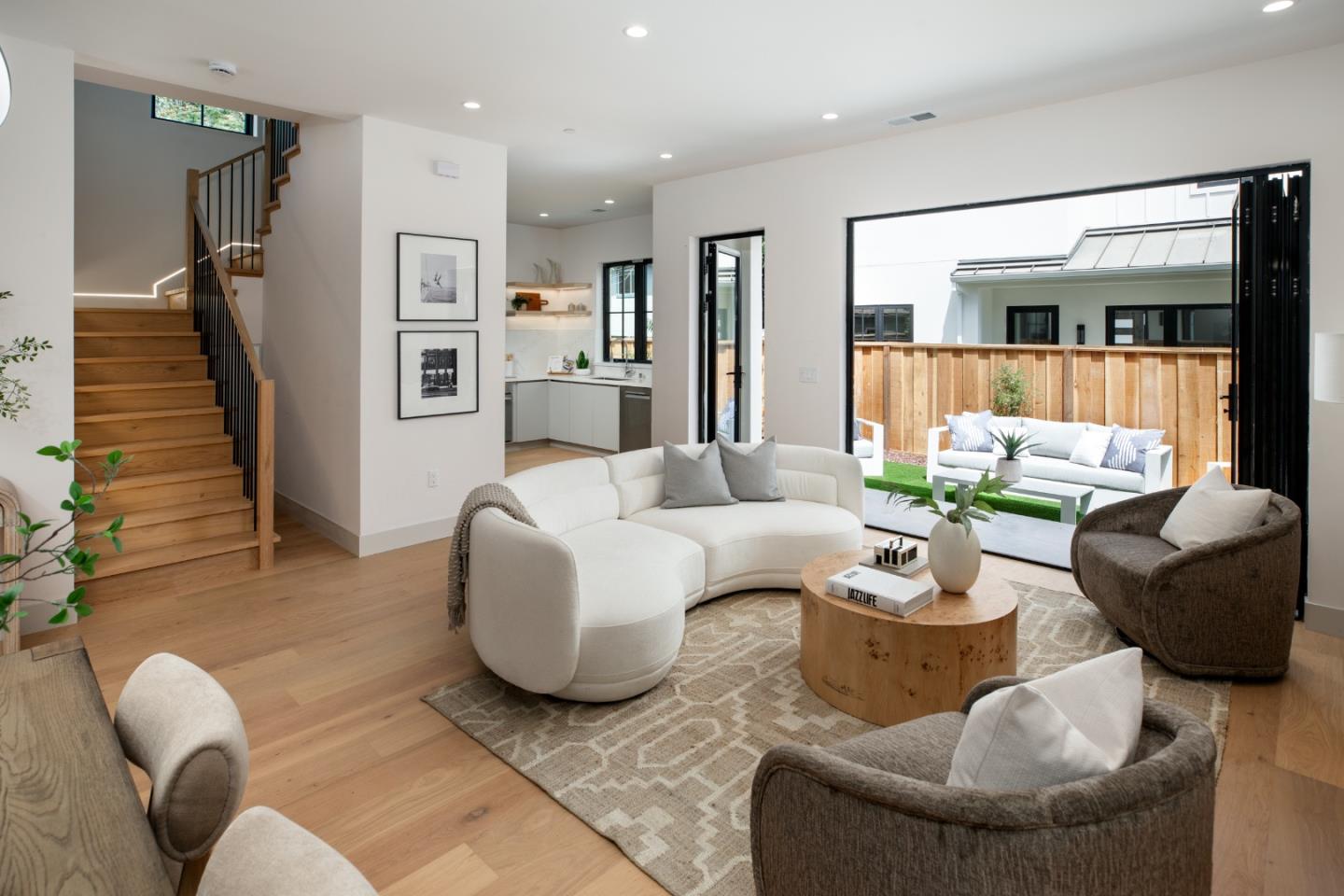 Detail Gallery Image 6 of 27 For 811 Bay Rd, Menlo Park,  CA 94025 - 4 Beds | 3 Baths
