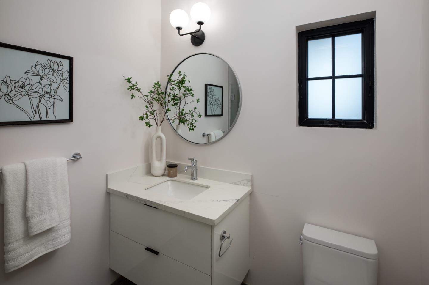 Detail Gallery Image 9 of 27 For 811 Bay Rd, Menlo Park,  CA 94025 - 4 Beds | 3 Baths