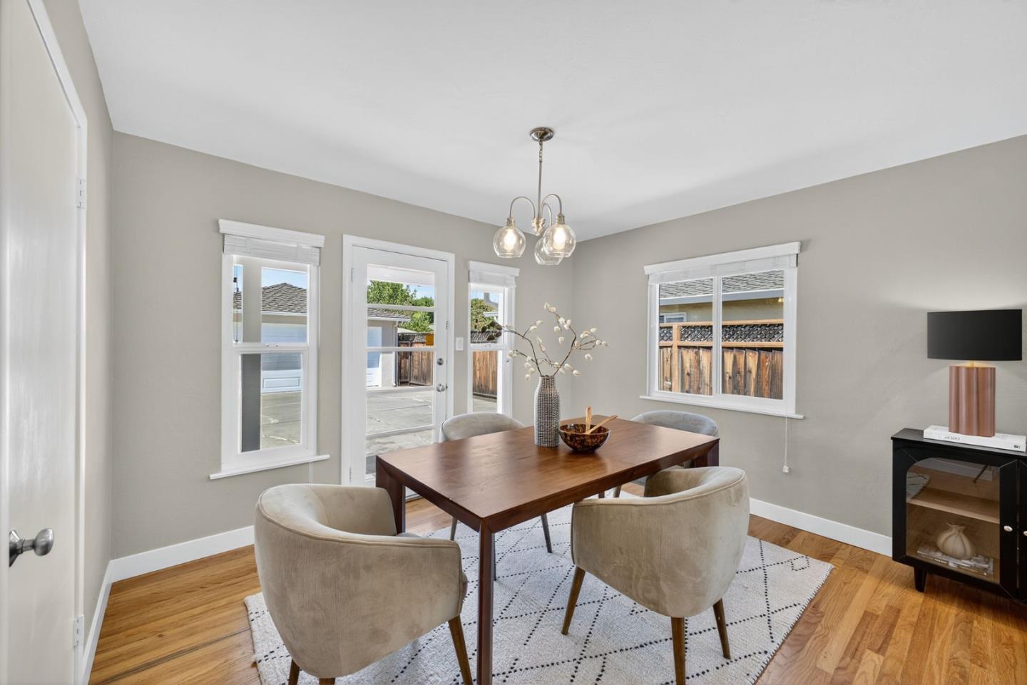 Detail Gallery Image 13 of 44 For 1737 Blackford Ln, San Jose,  CA 95125 - 3 Beds | 2 Baths