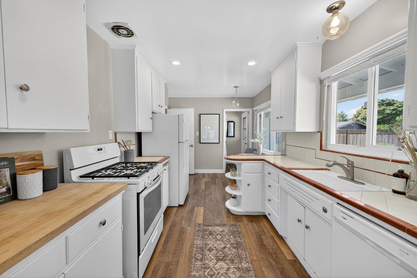 Detail Gallery Image 14 of 44 For 1737 Blackford Ln, San Jose,  CA 95125 - 3 Beds | 2 Baths