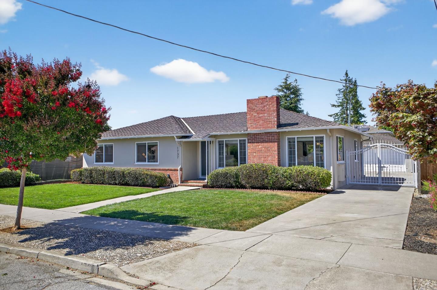 Detail Gallery Image 4 of 44 For 1737 Blackford Ln, San Jose,  CA 95125 - 3 Beds | 2 Baths