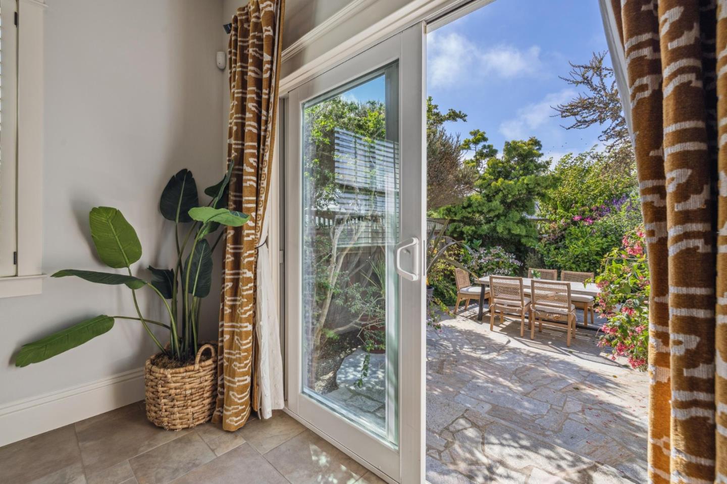 Detail Gallery Image 14 of 56 For 414 Belleville Blvd, Half Moon Bay,  CA 94019 - 3 Beds | 2/1 Baths
