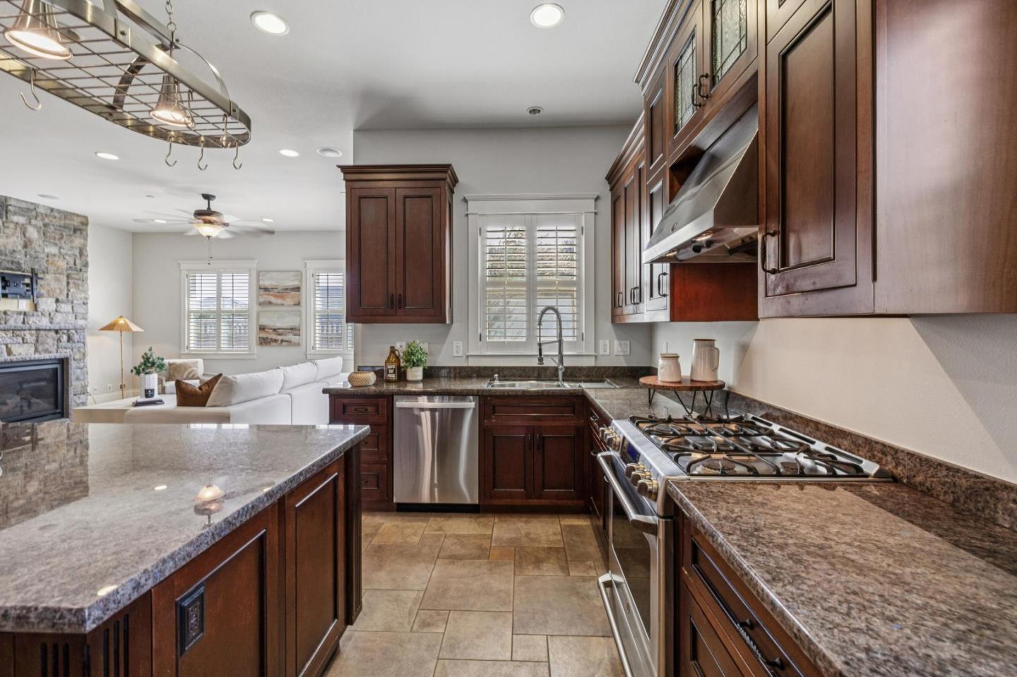 Detail Gallery Image 18 of 56 For 414 Belleville Blvd, Half Moon Bay,  CA 94019 - 3 Beds | 2/1 Baths