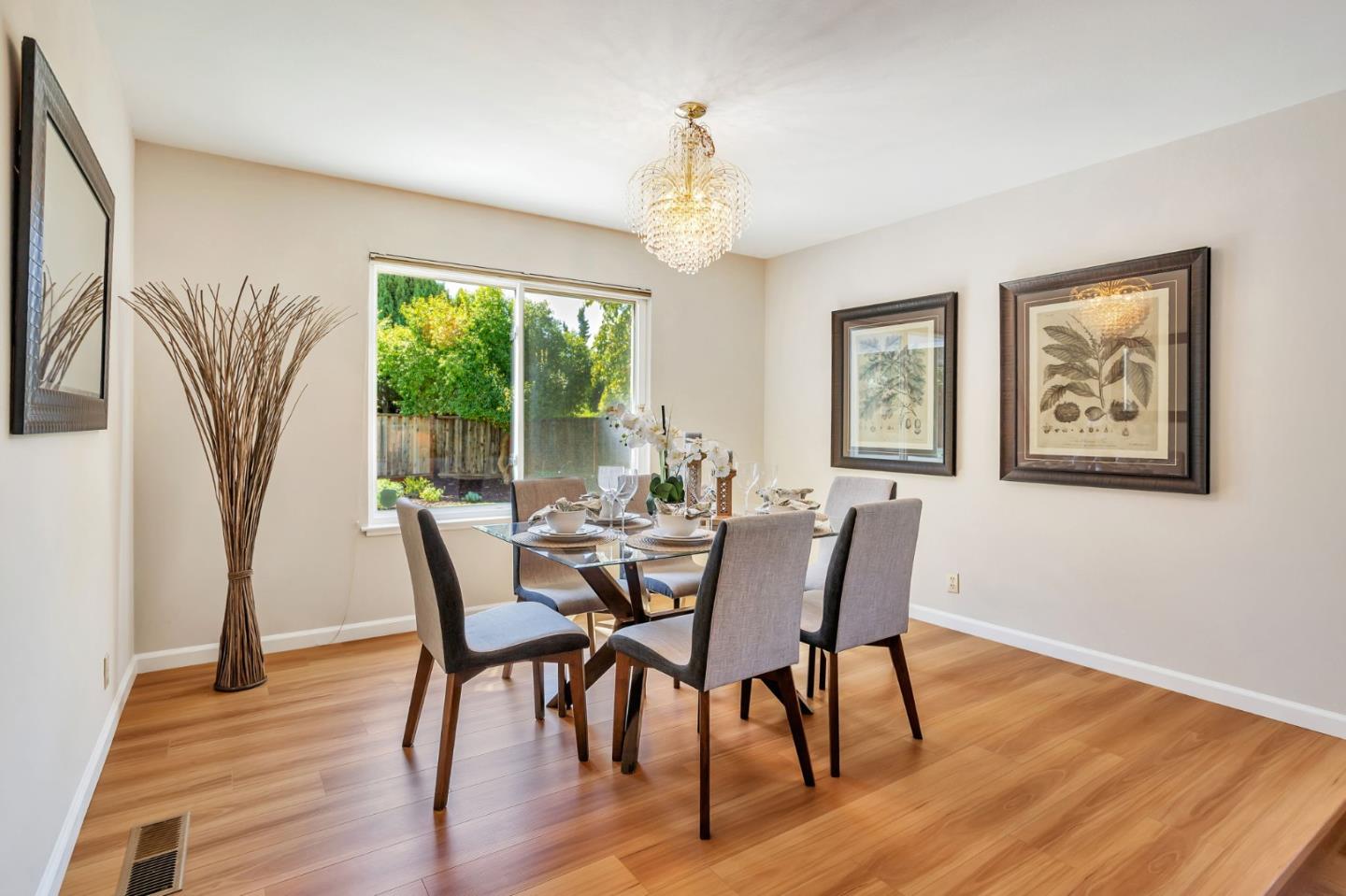 Detail Gallery Image 11 of 68 For 6357 Pismo Ct, San Jose,  CA 95123 - 4 Beds | 2/1 Baths