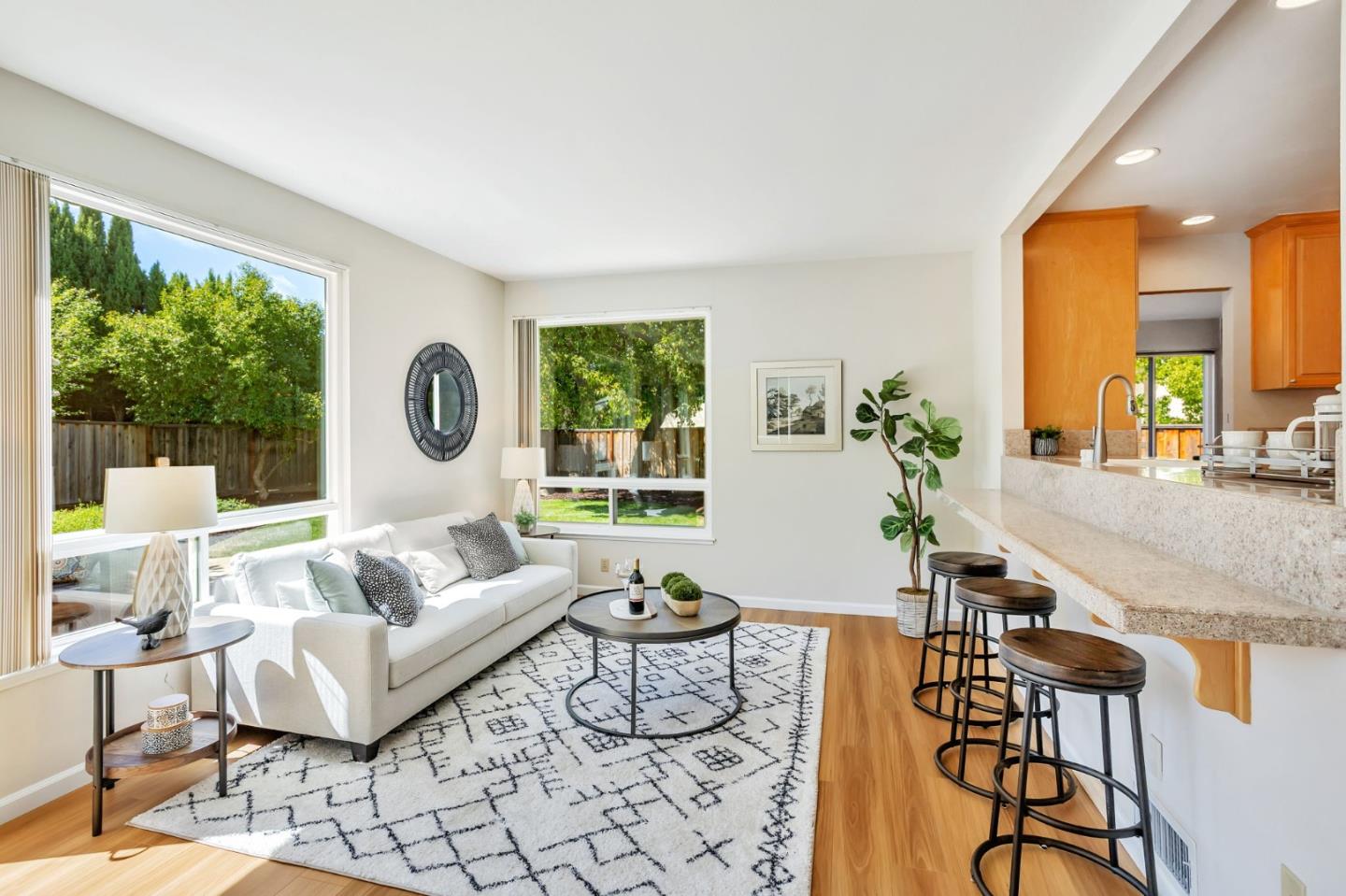 Detail Gallery Image 14 of 68 For 6357 Pismo Ct, San Jose,  CA 95123 - 4 Beds | 2/1 Baths