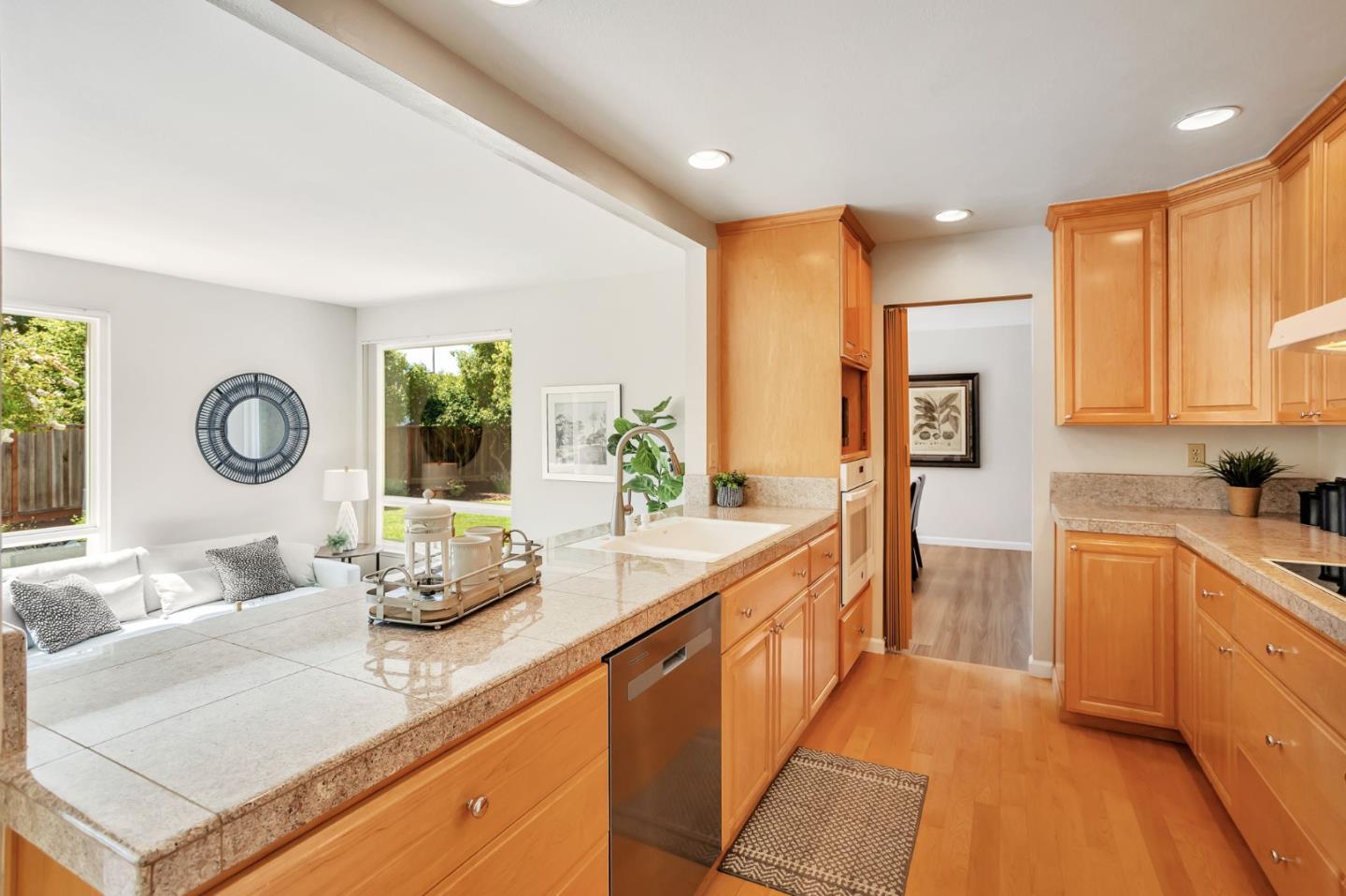 Detail Gallery Image 23 of 68 For 6357 Pismo Ct, San Jose,  CA 95123 - 4 Beds | 2/1 Baths
