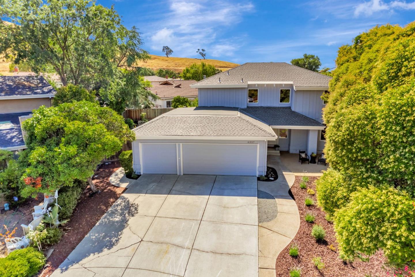 Detail Gallery Image 3 of 68 For 6357 Pismo Ct, San Jose,  CA 95123 - 4 Beds | 2/1 Baths
