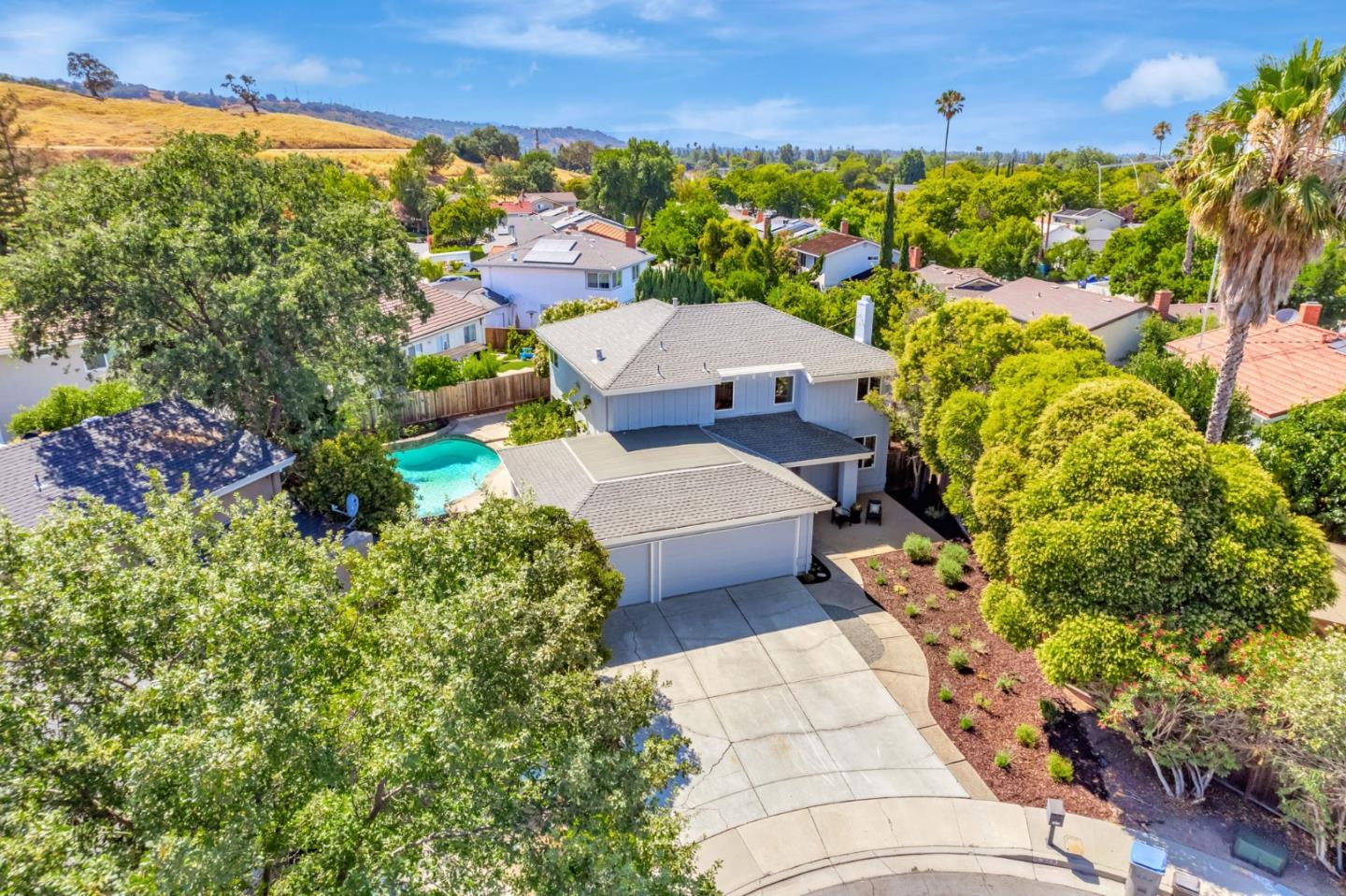 Detail Gallery Image 4 of 68 For 6357 Pismo Ct, San Jose,  CA 95123 - 4 Beds | 2/1 Baths