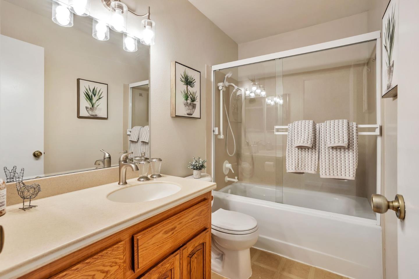 Detail Gallery Image 42 of 68 For 6357 Pismo Ct, San Jose,  CA 95123 - 4 Beds | 2/1 Baths