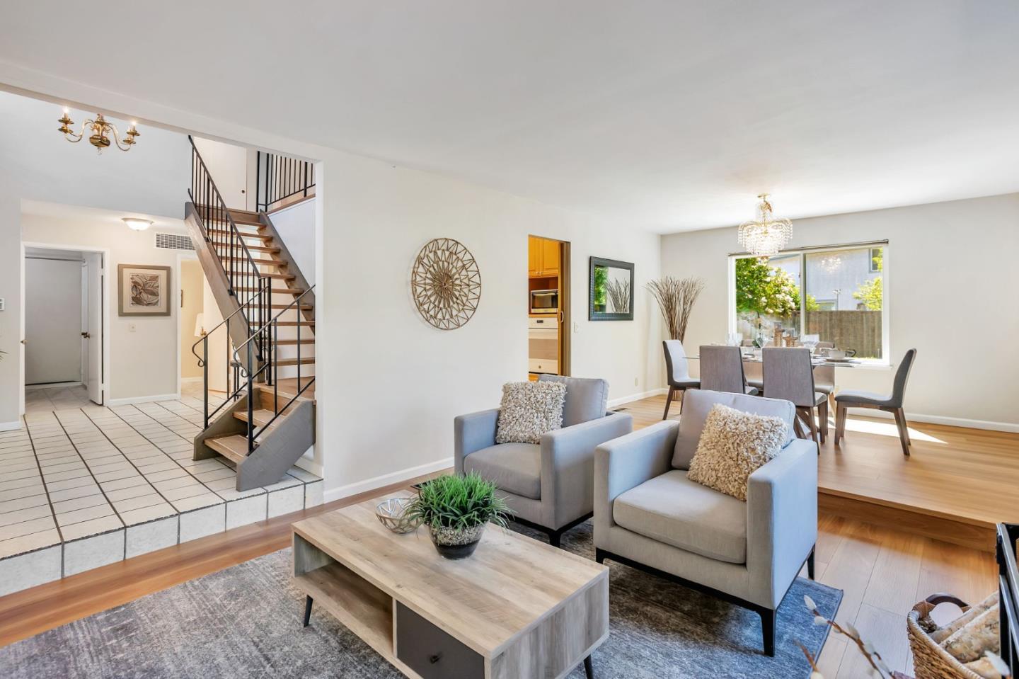 Detail Gallery Image 8 of 68 For 6357 Pismo Ct, San Jose,  CA 95123 - 4 Beds | 2/1 Baths